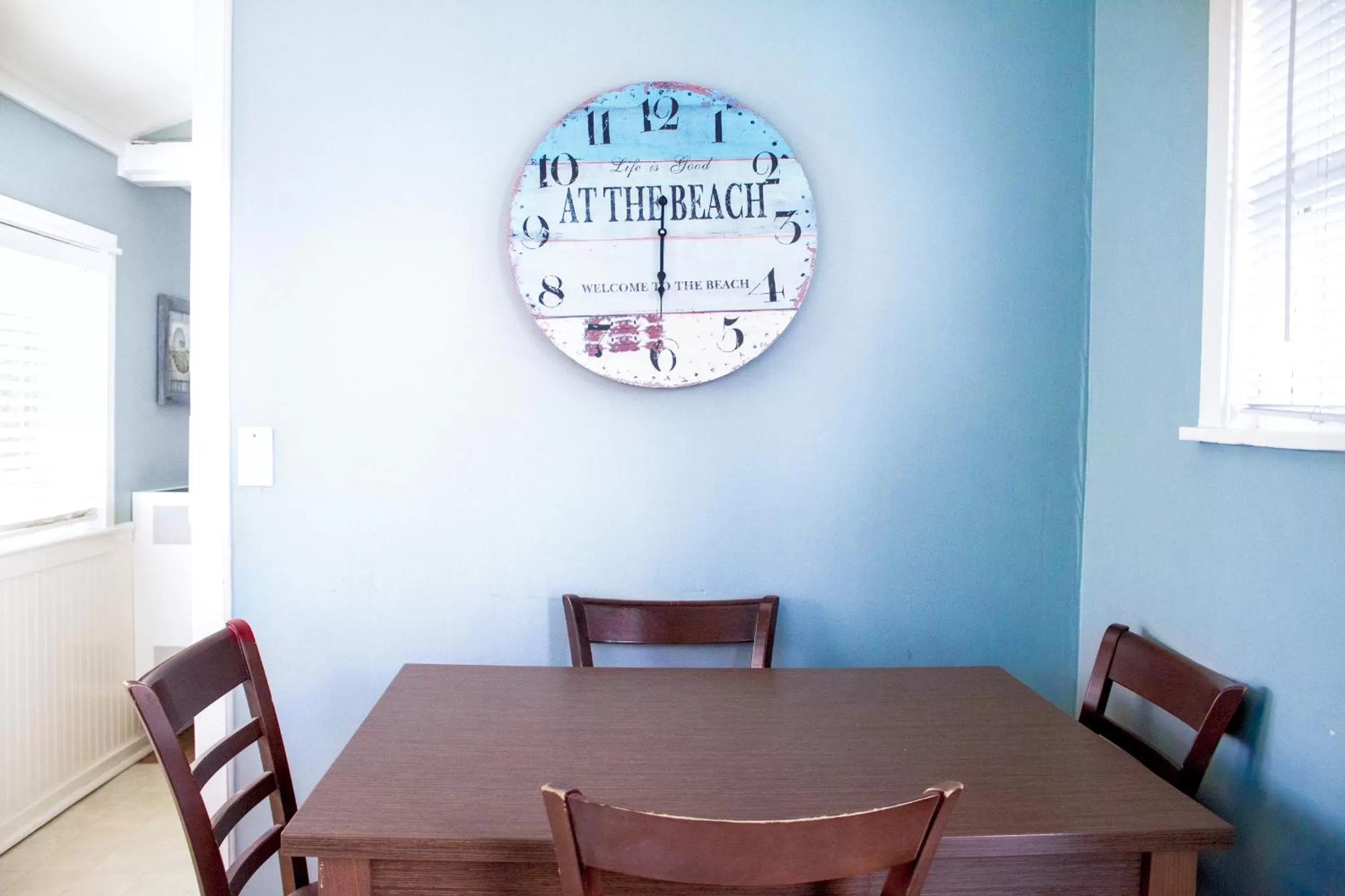 Dining area in Ocean Echo Inn & Beach Cottages