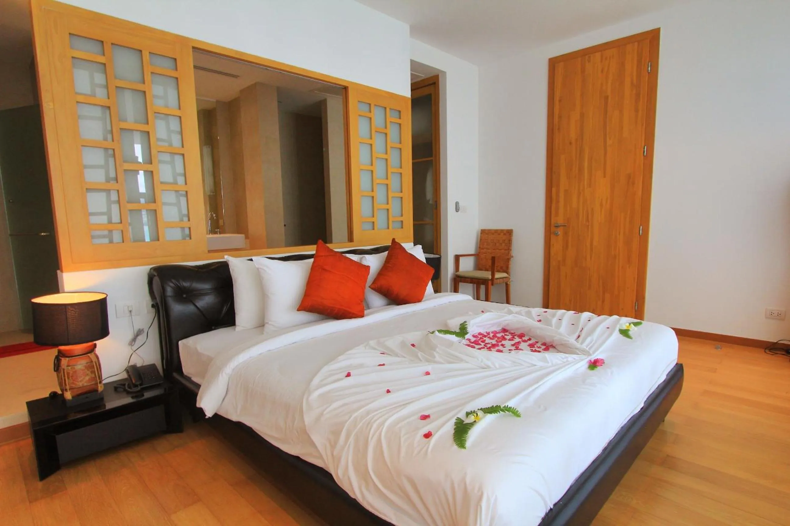 Bedroom, Bed in IndoChine Resort and Villas