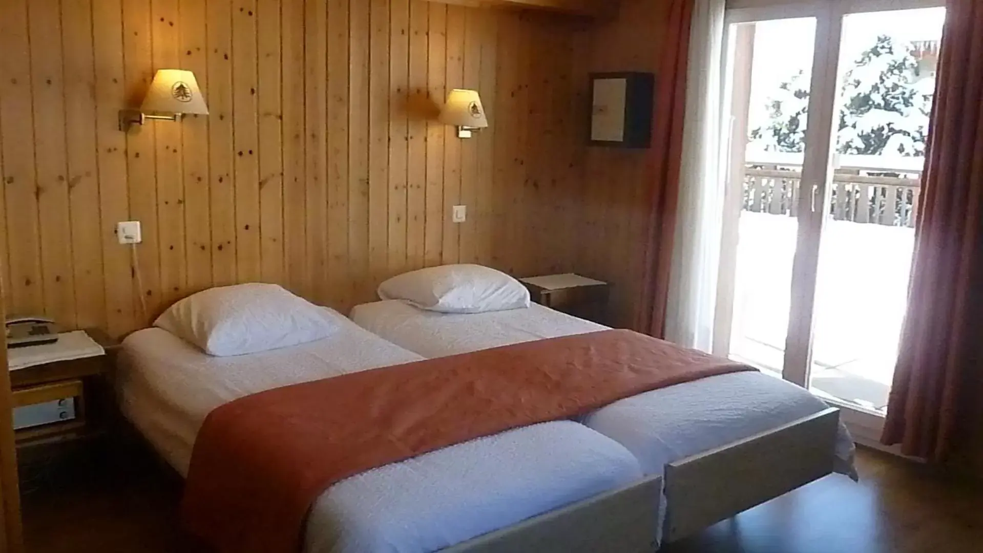 Bedroom, Bed in Hotel de la Poste Verbier