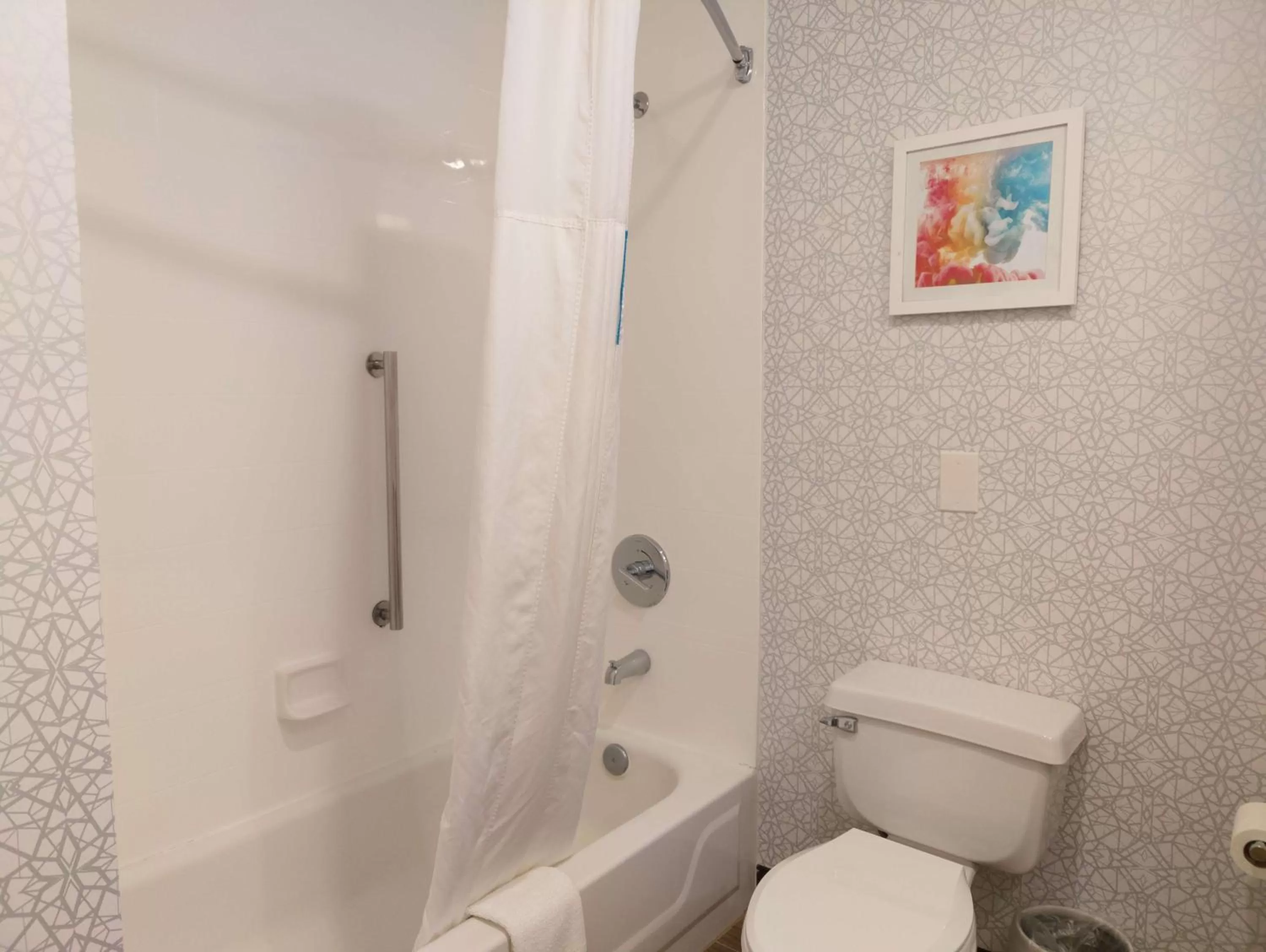 Bathroom in Hampton Inn Atlanta/Peachtree City