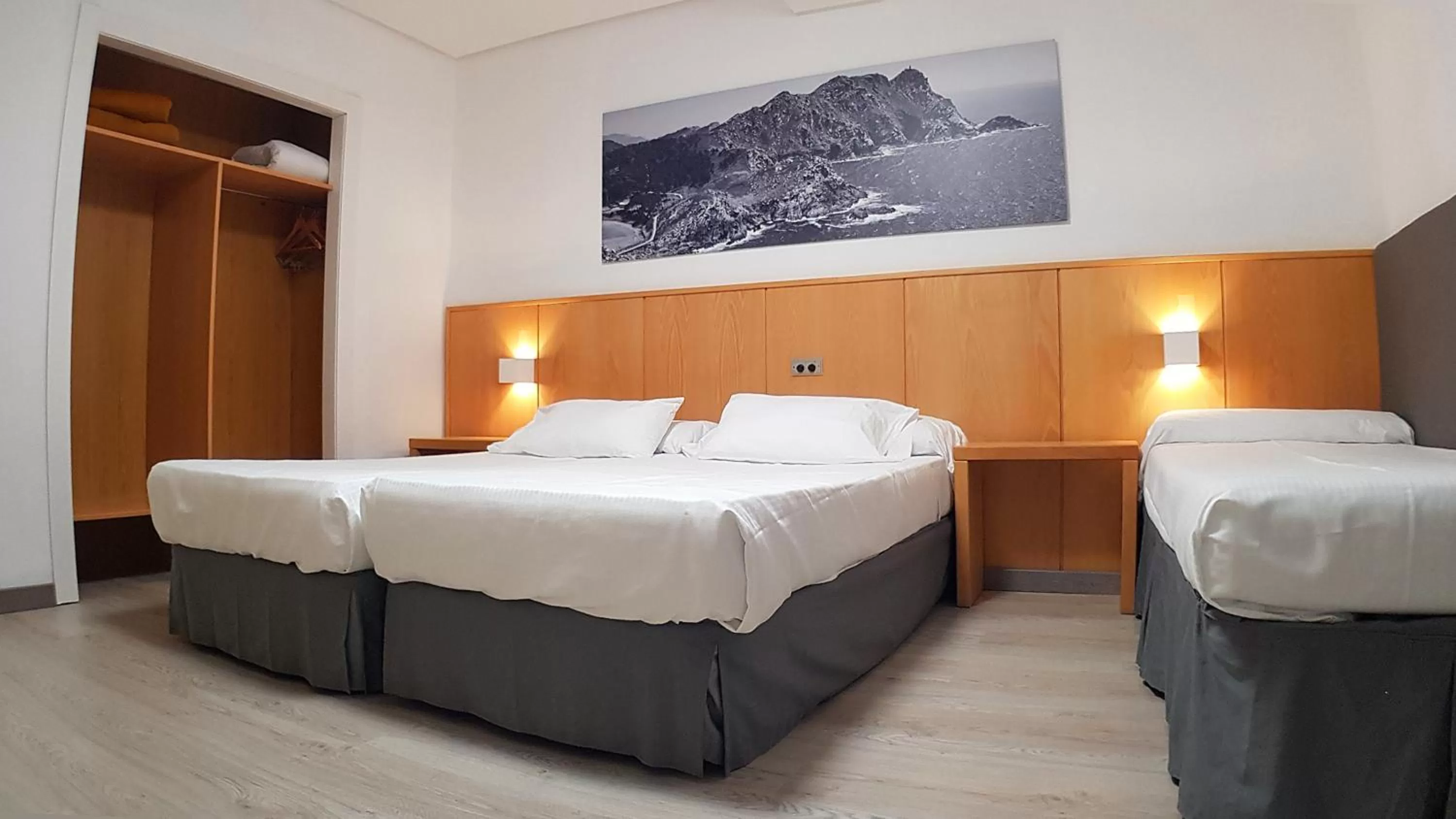 Bed in Hotel del Mar Vigo