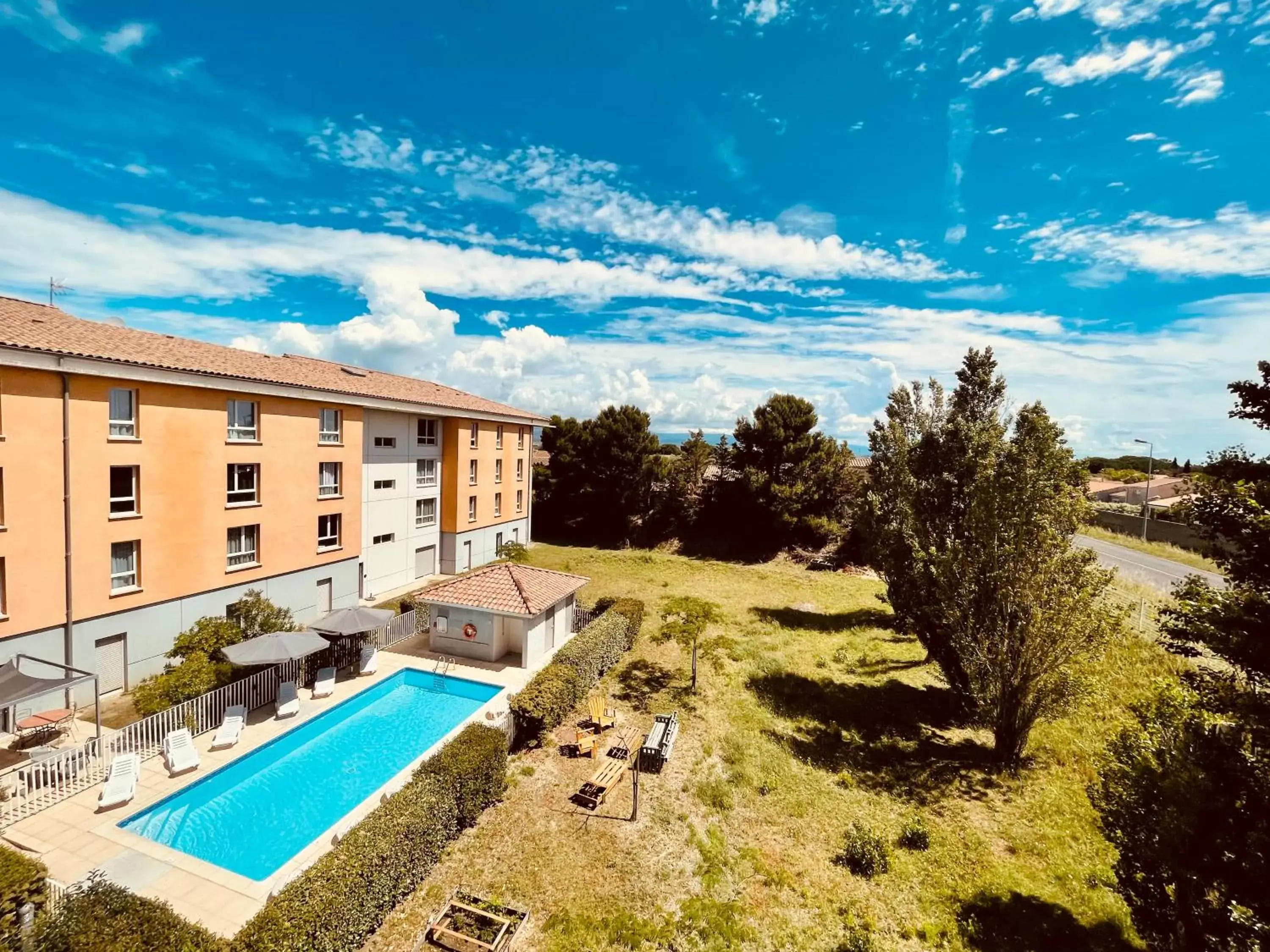 Garden view, Pool View in Zenitude Hôtel-Résidences Carcassonne