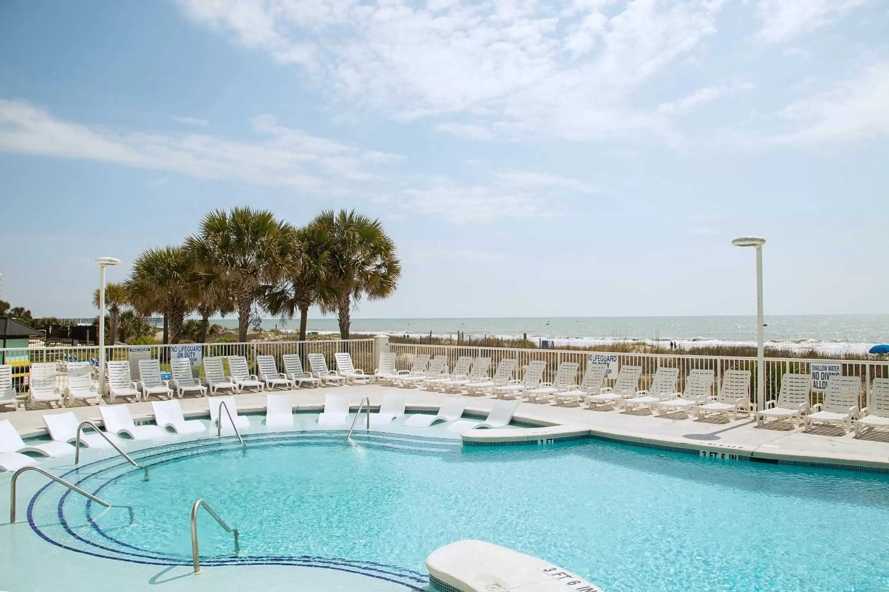 Swimming Pool in Hotel Blue