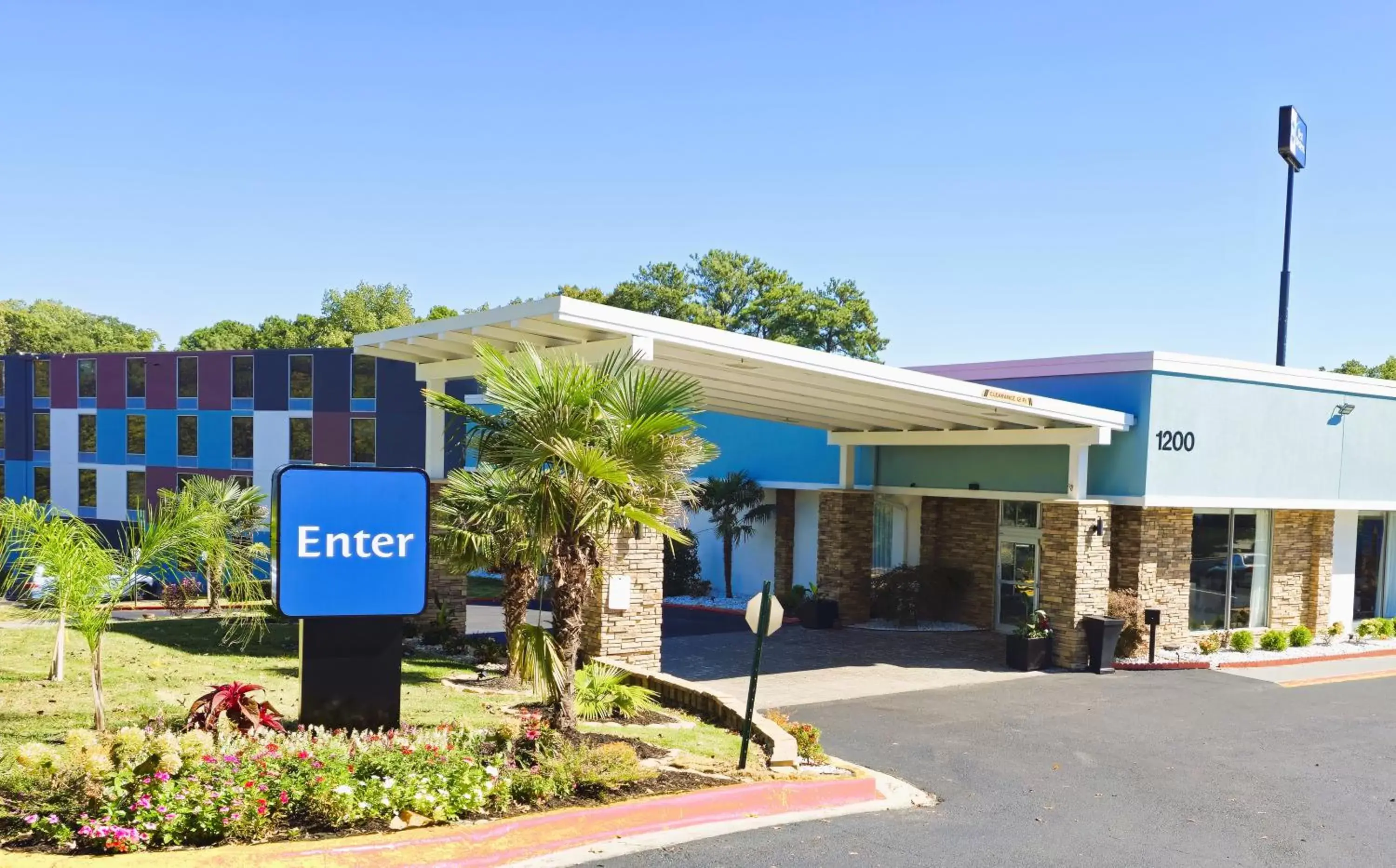 Property building in Best Western Atlanta Cumberland Galleria Hotel Property building in Best Western Atlanta Cumberland Galleria Hotel