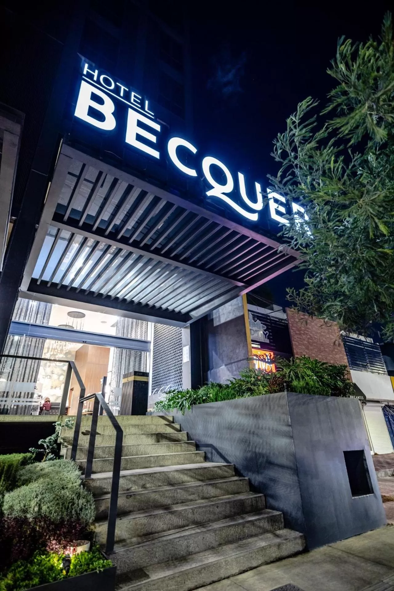 Facade/entrance in Becquer Hotel Guadalajara
