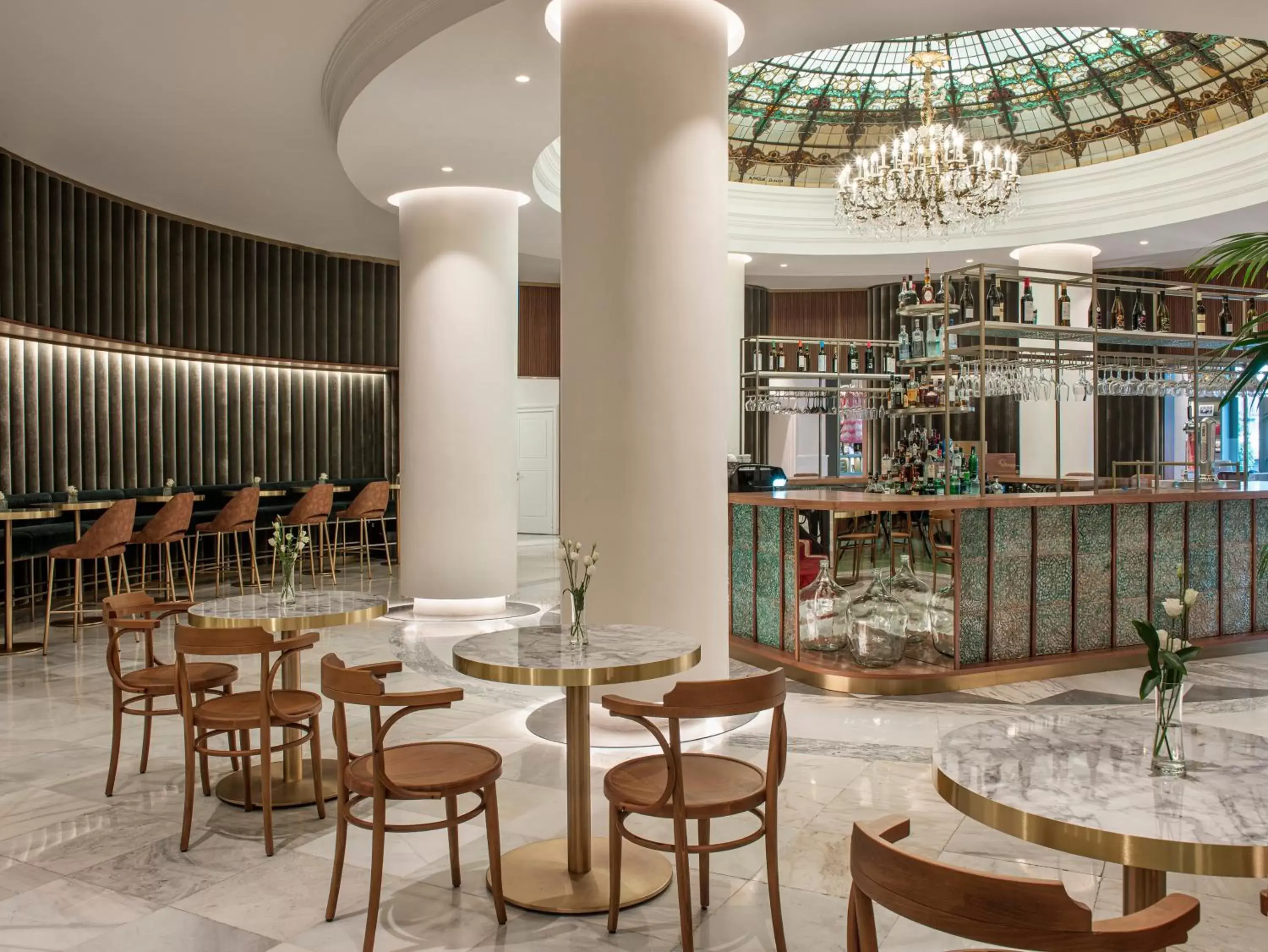 Lounge or bar, Restaurant/Places to Eat in Hotel Colón Gran Meliá - The Leading Hotels of the World