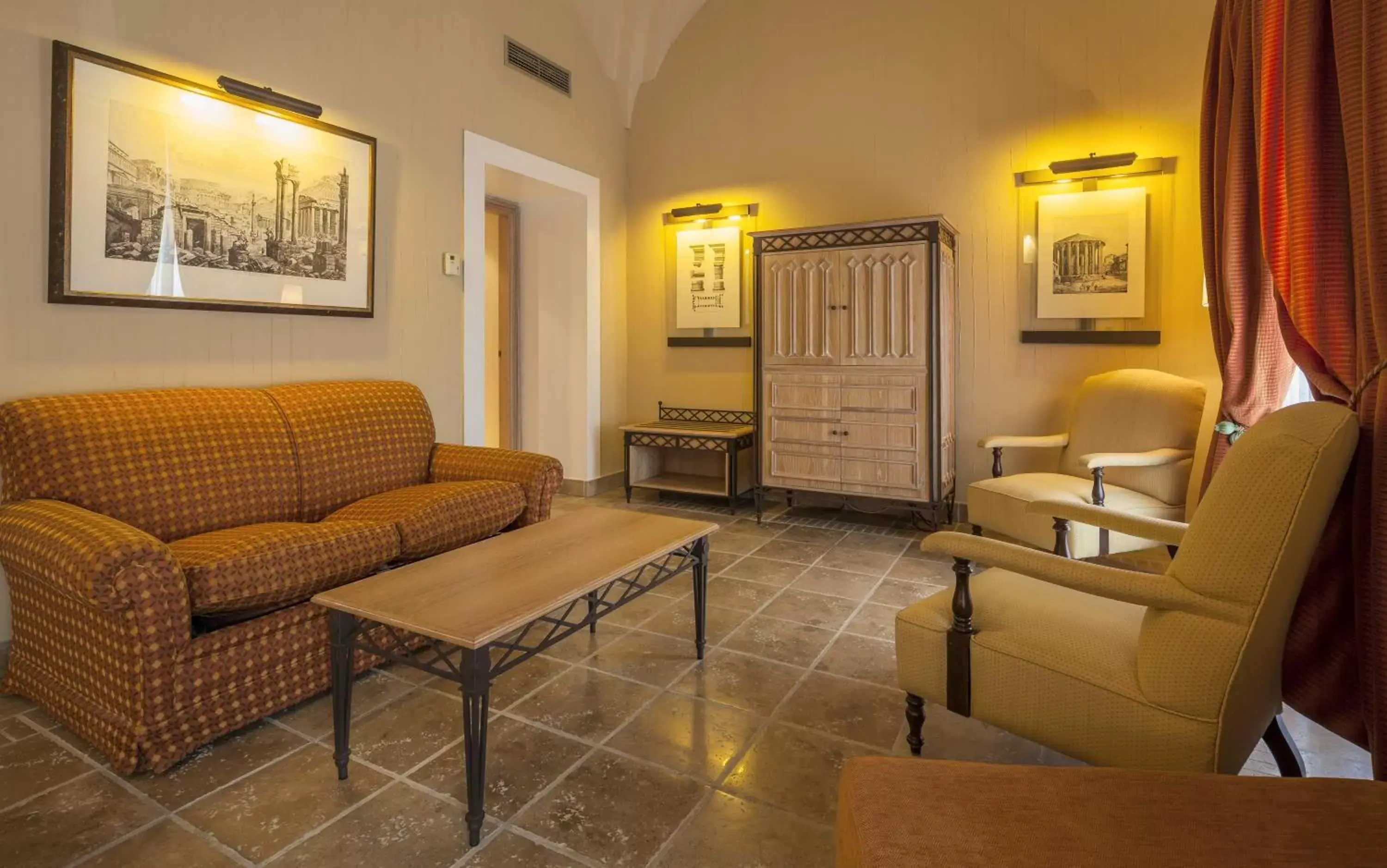 Living room, Seating Area in Hotel Ilunion Mérida Palace