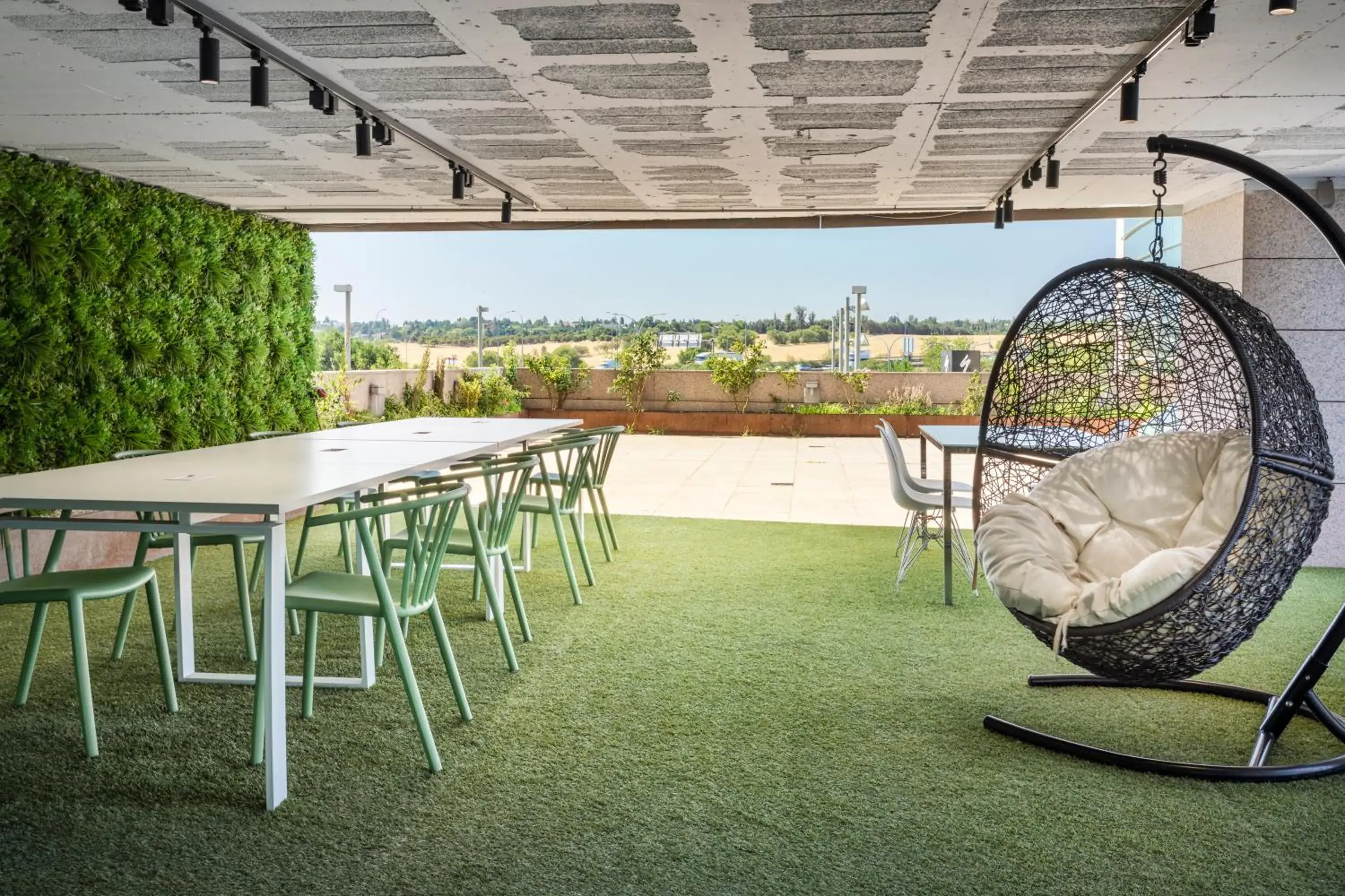 Seating area in B&B HOTEL Madrid Aeropuerto T4