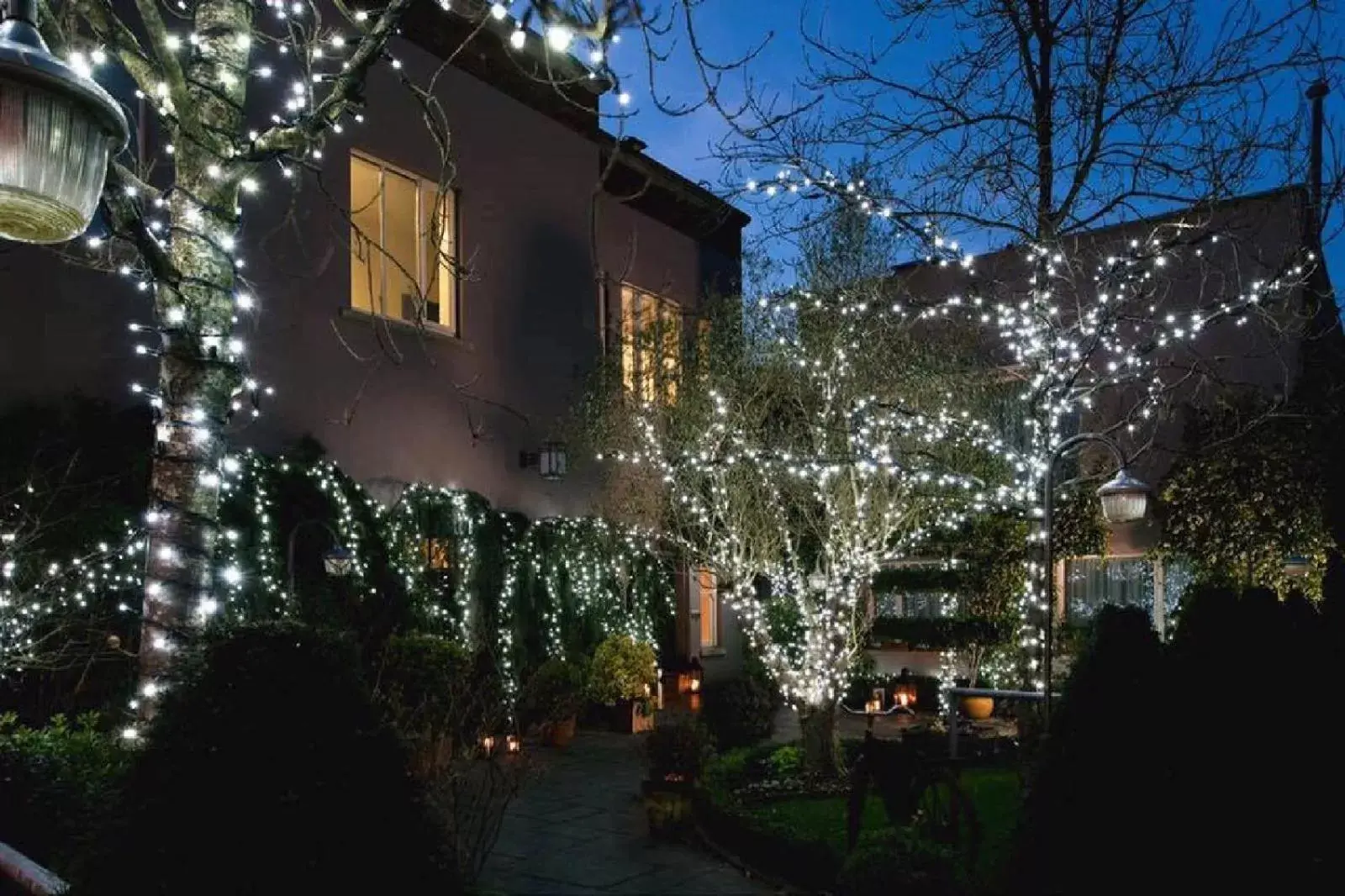 Garden, Property Building in Riverbank House Hotel