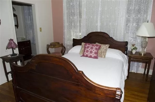 Bedroom, Bed in Inn at the Old Silk Mill