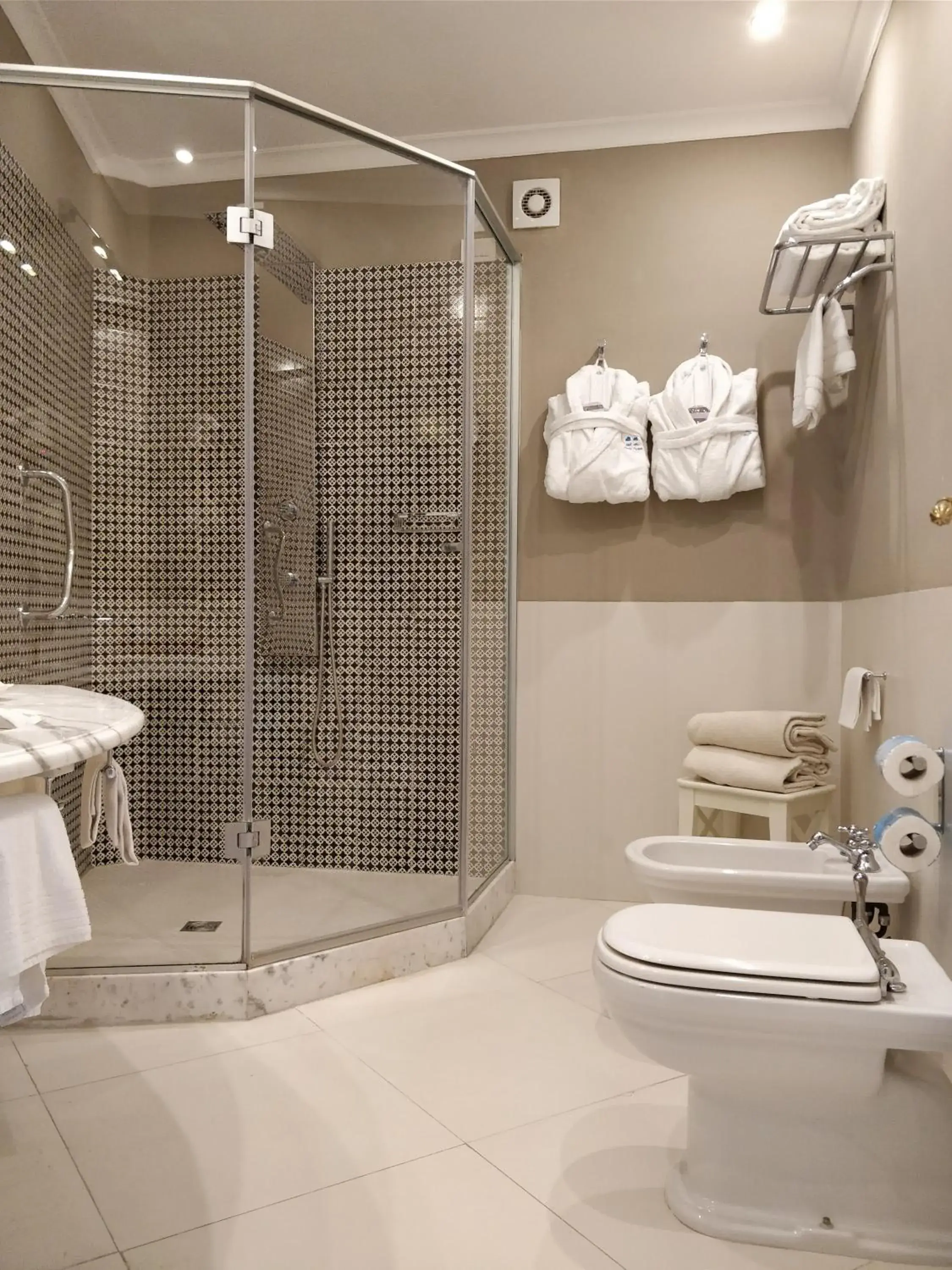 Bathroom in Hotel Della Piccola Marina