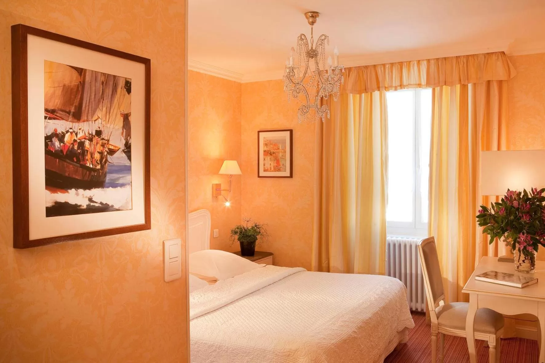 Photo of the whole room in Gradlon