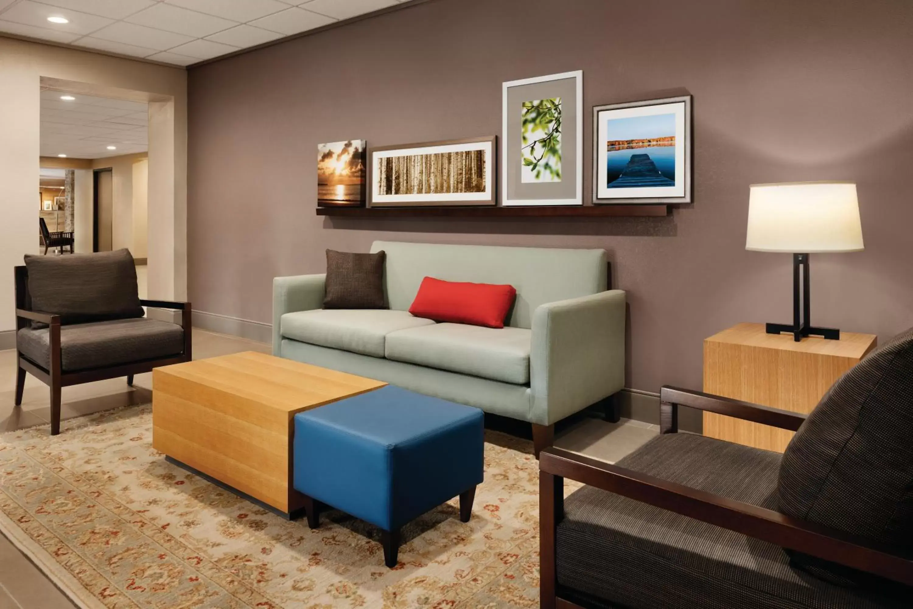 Library, Seating Area in Country Inn & Suites by Radisson, Erlanger, KY