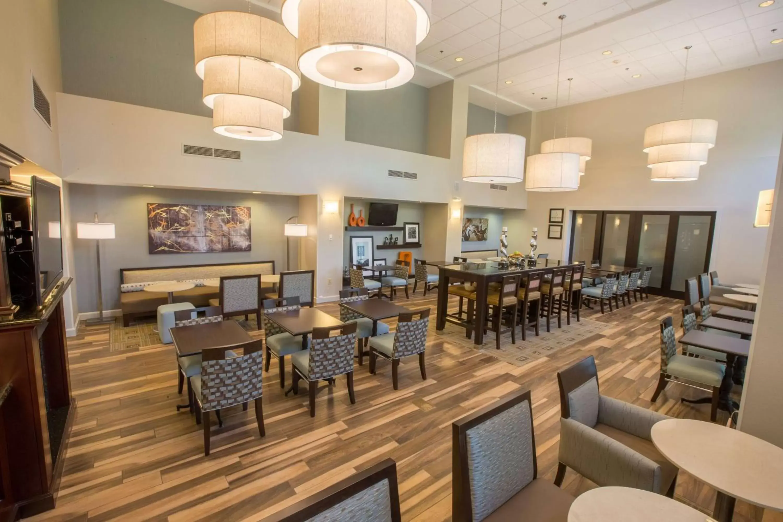 Restaurant/places to eat in Hampton Inn & Suites Berkshires-Lenox Restaurant/places to eat in Hampton Inn & Suites Berkshires-Lenox
