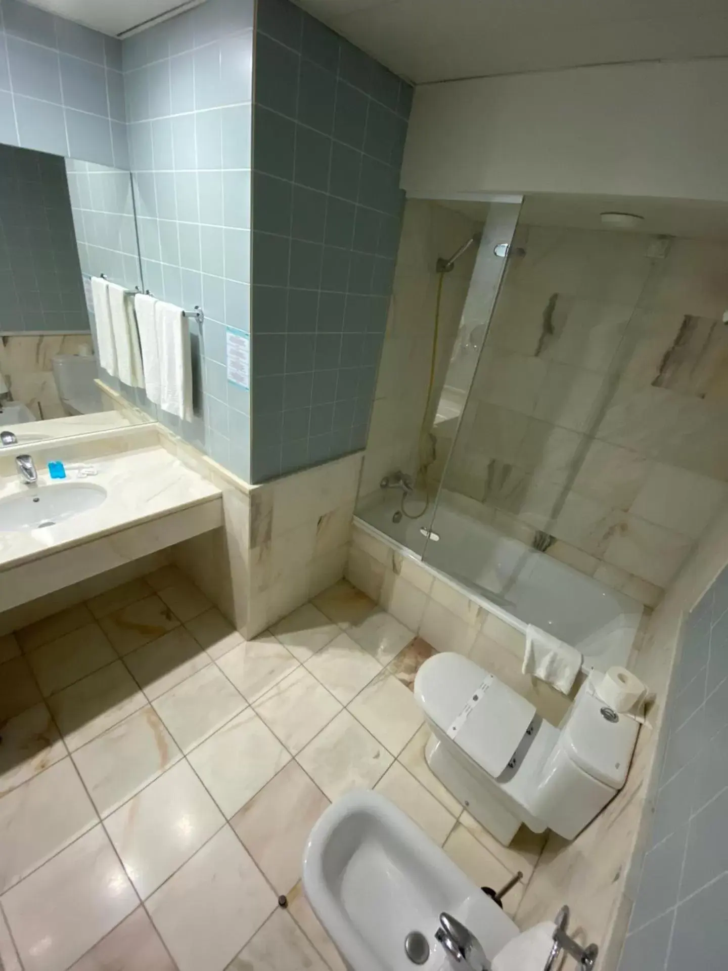 Bathroom in Apulia Praia Hotel