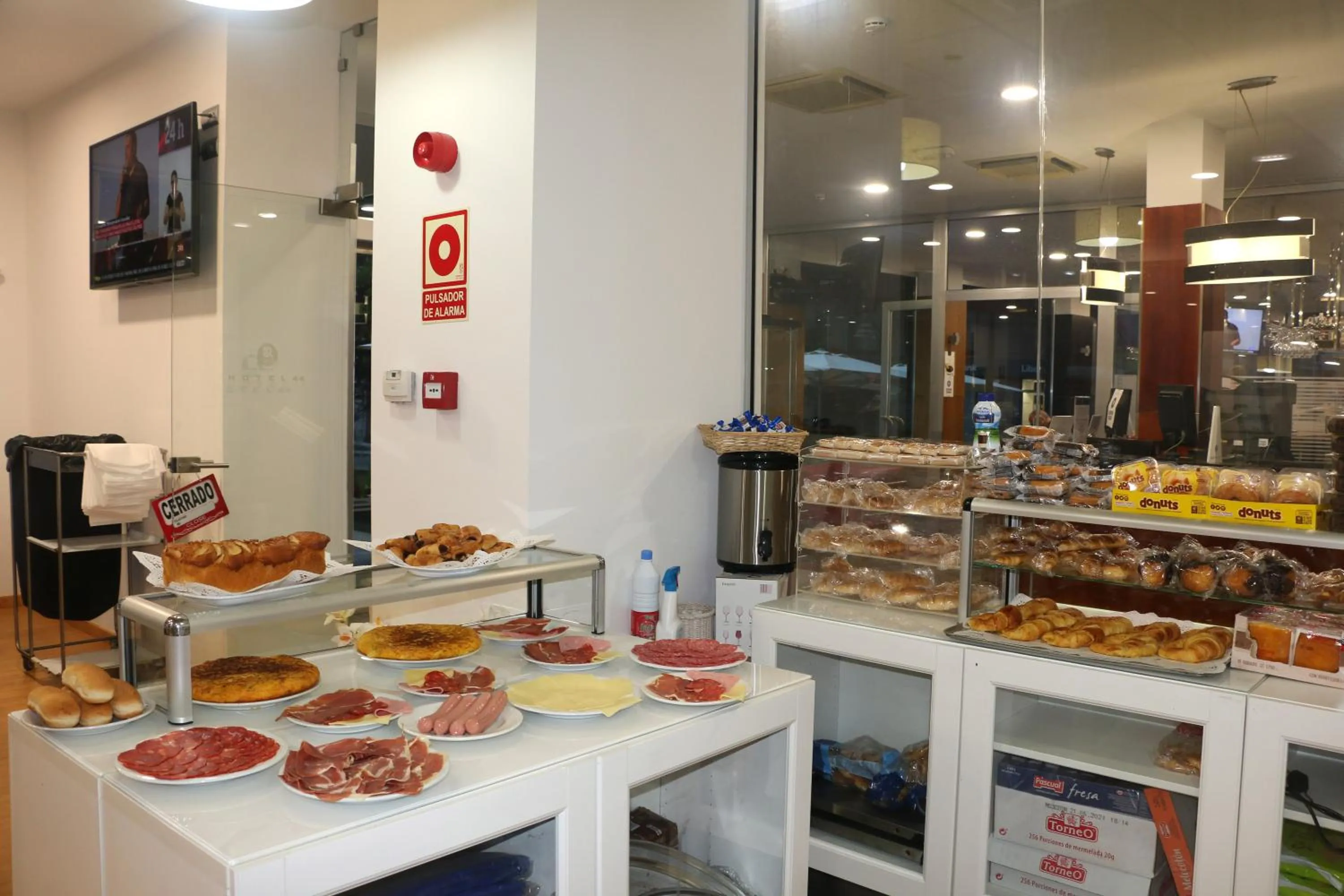 Buffet breakfast in Hotel 44