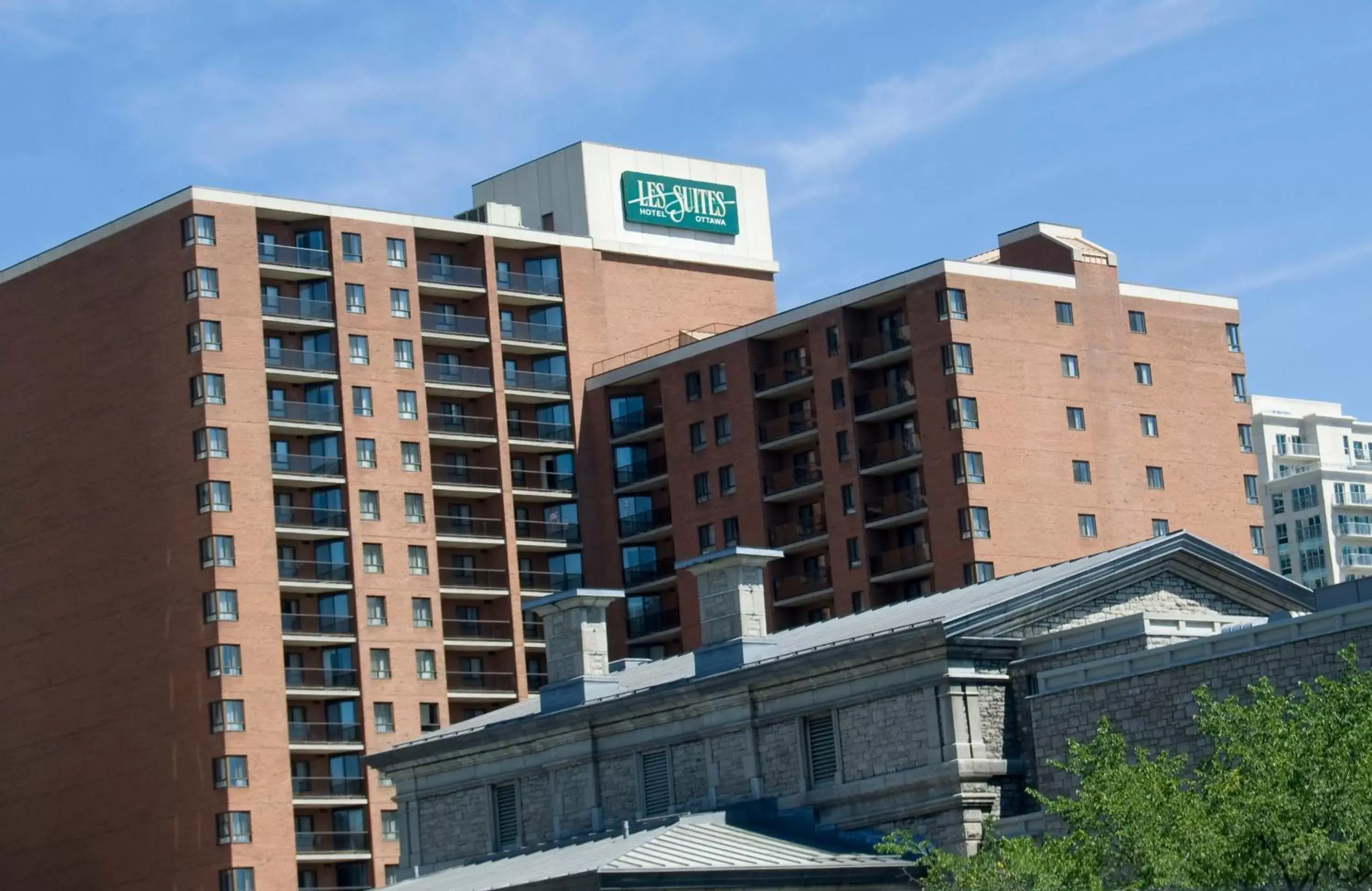 Facade/entrance, Property Building in Les Suites Hotel