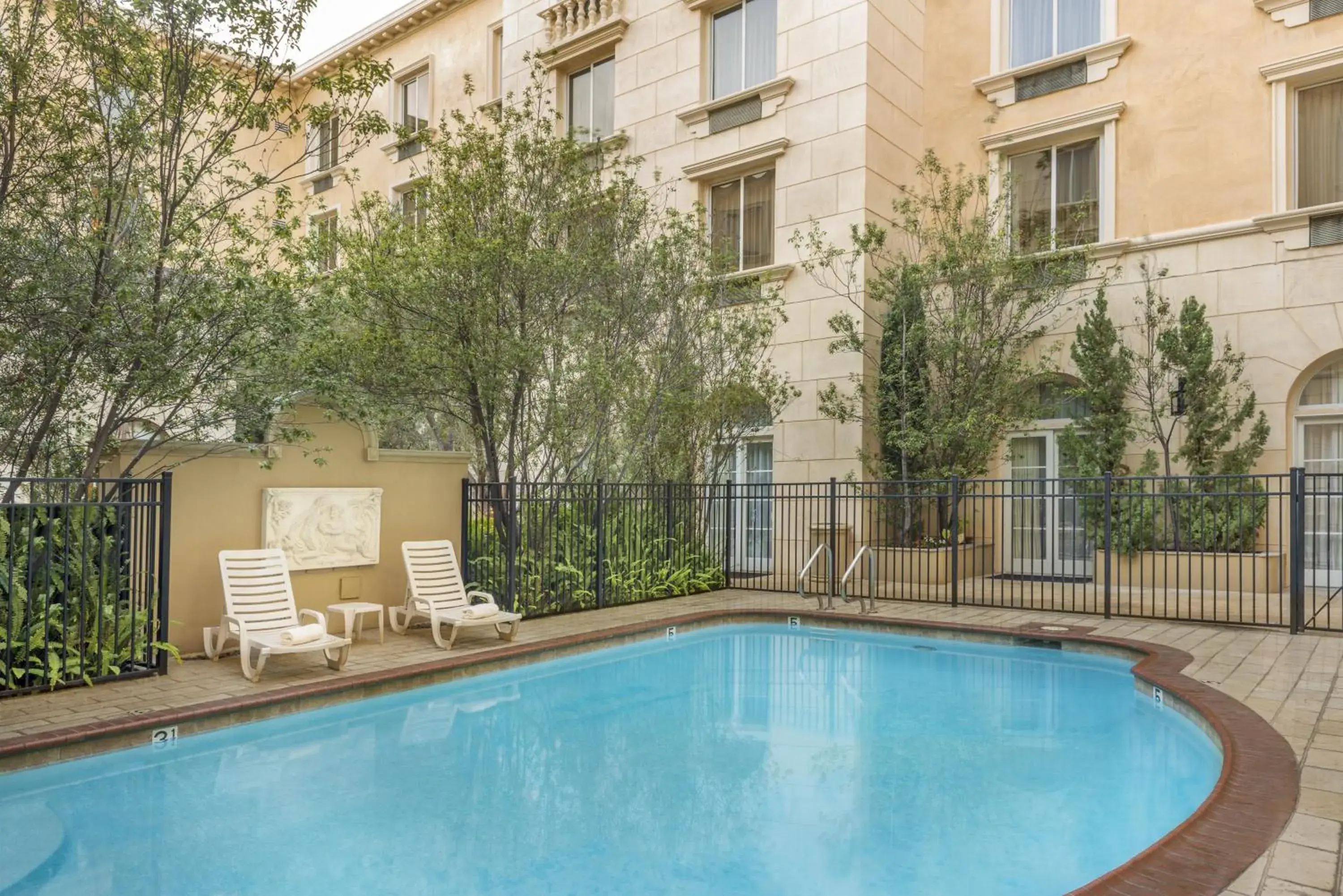 Swimming Pool in Ayres Hotel Manhattan Beach Hawthorne