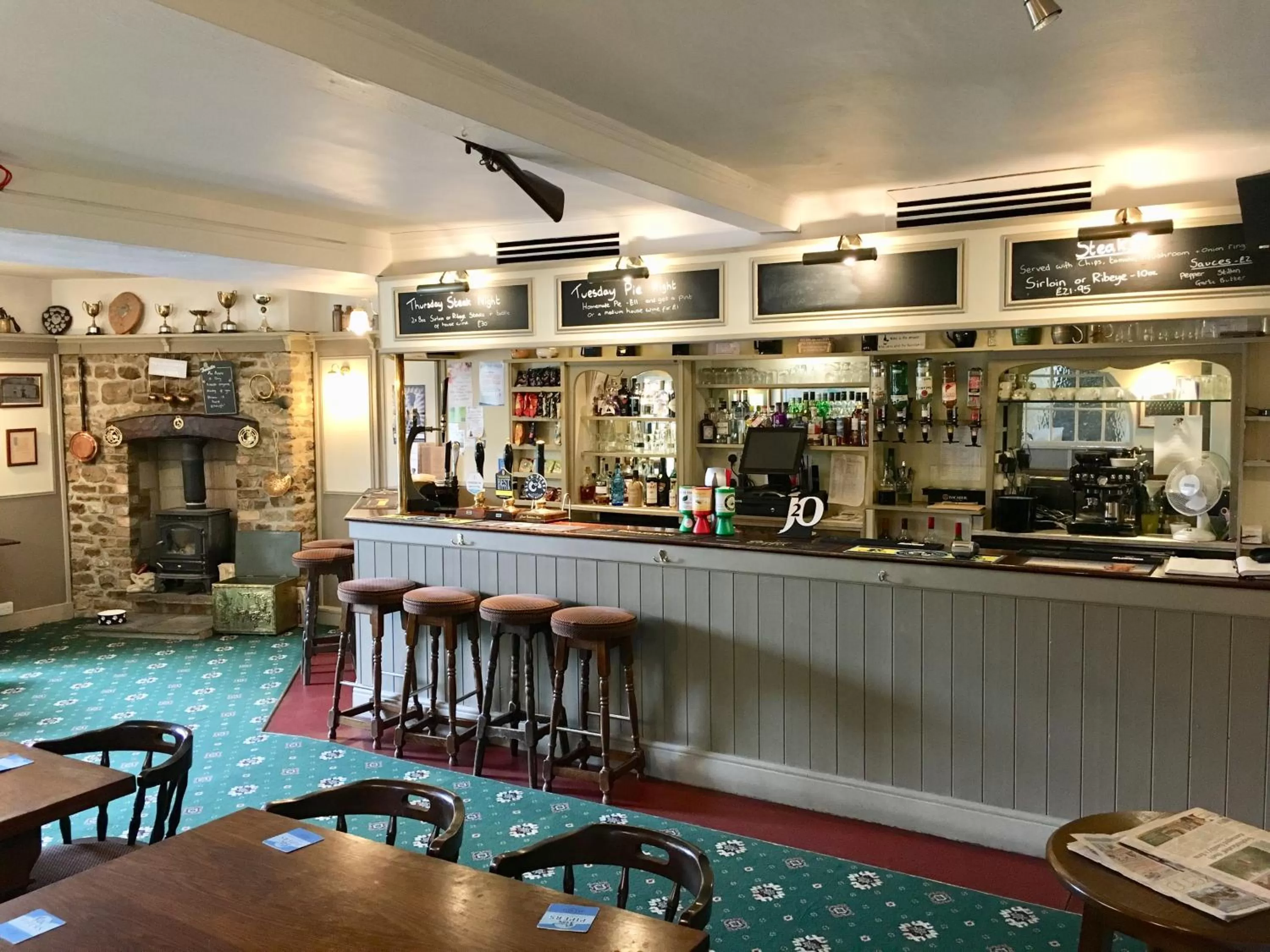 Lounge or bar, Lounge/Bar in The Greyhound Inn