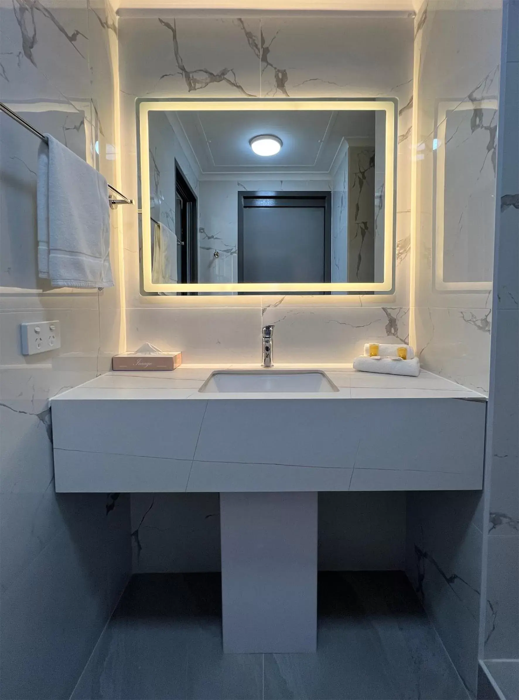 Toilet, Bathroom in Spa Village Travel Inn