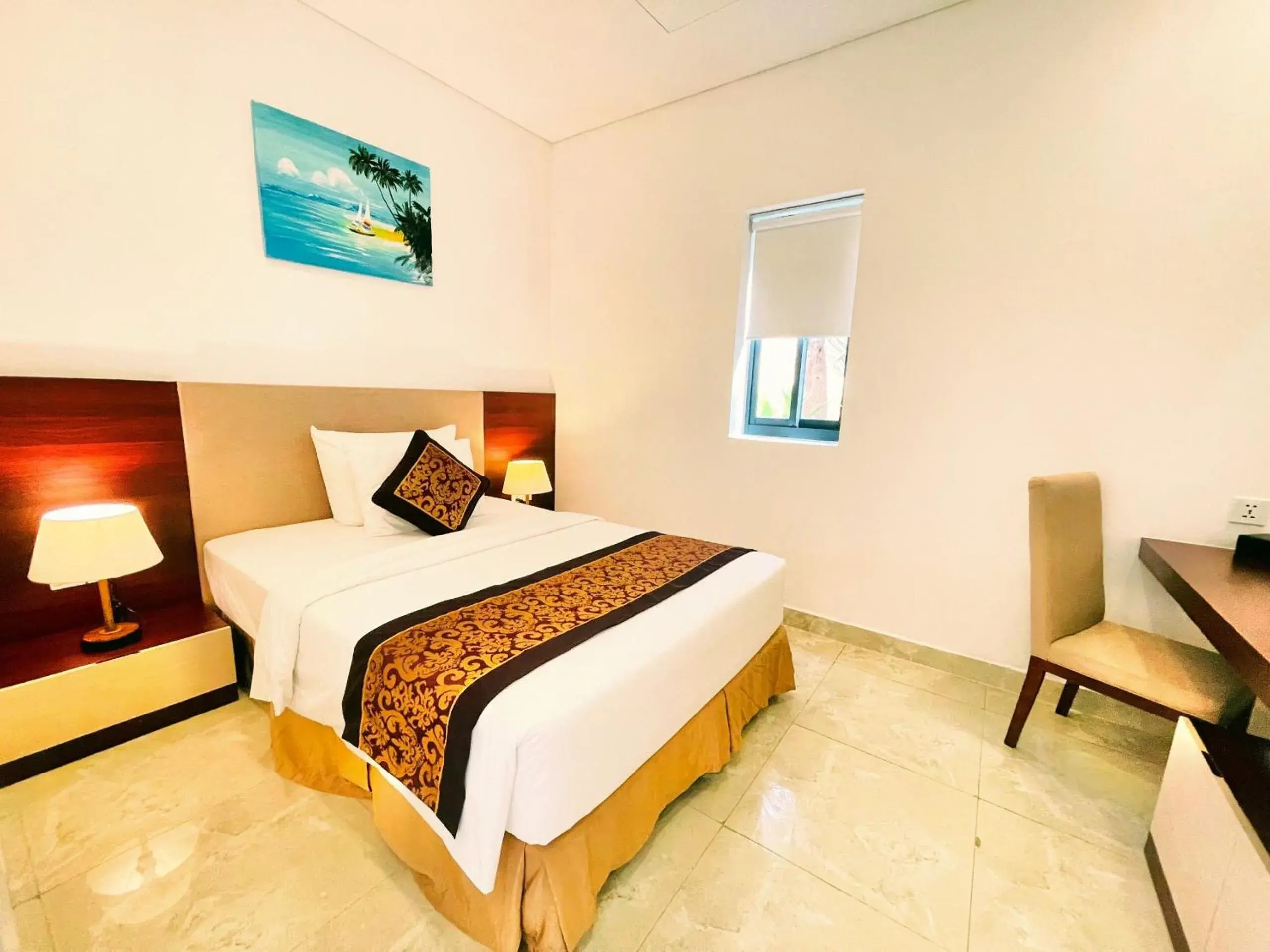 TV and multimedia, Bed in Diamond Bay Condotel Resort Nha Trang