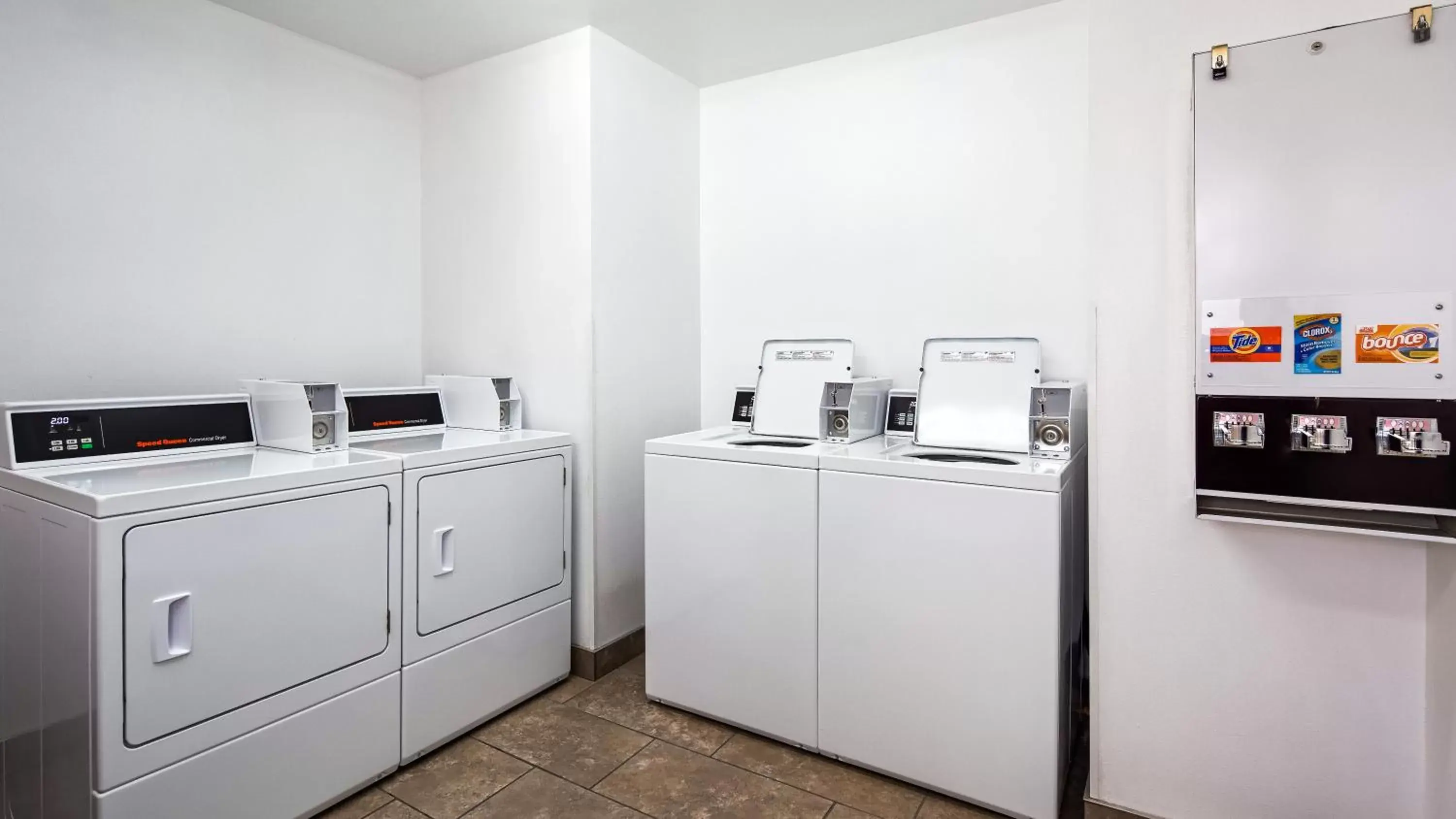 laundry, Kitchen/Kitchenette in Abbey Inn Cedar City