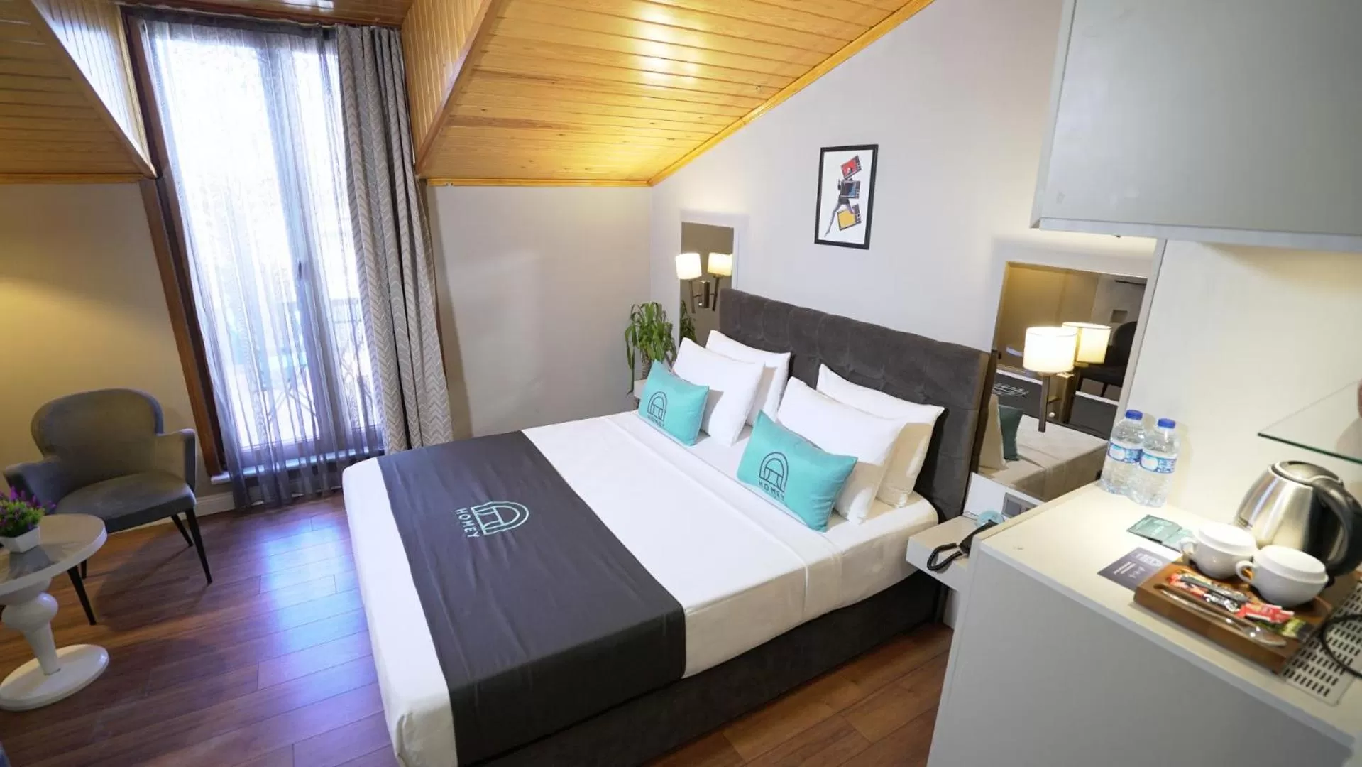 Bed in Homey AirPort Hotel