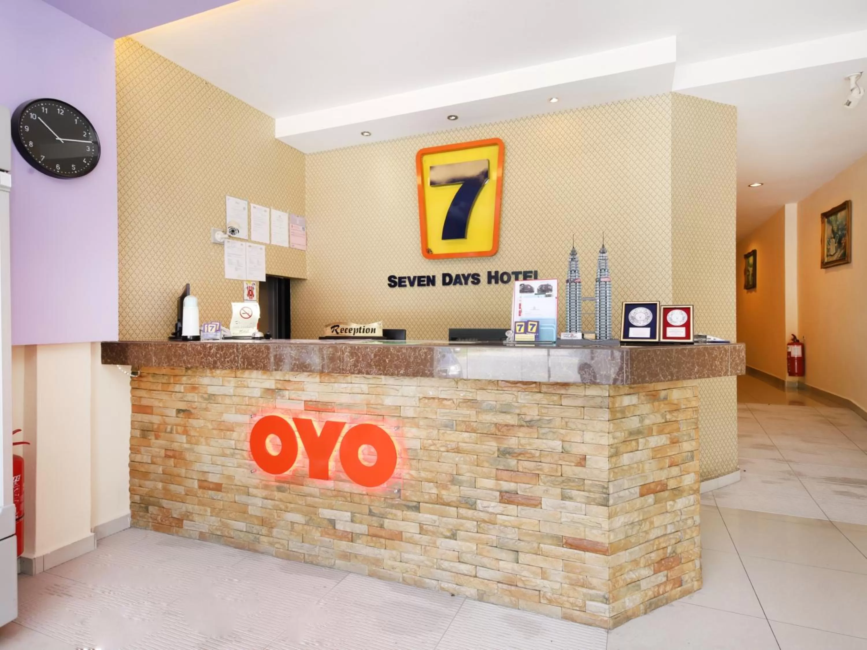 Lobby or reception in Super OYO 635 Seven Days Hotel