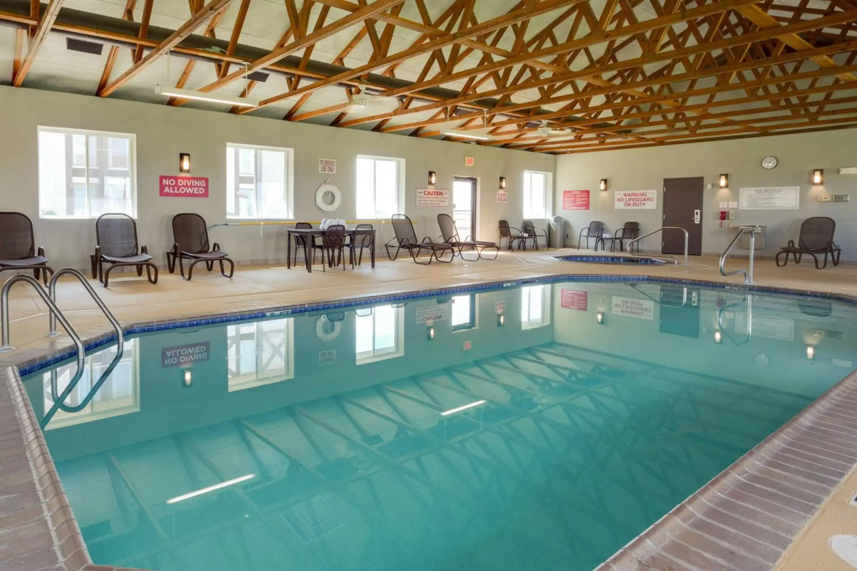 Activities, Swimming Pool in Drury Inn & Suites Hayti Caruthersville