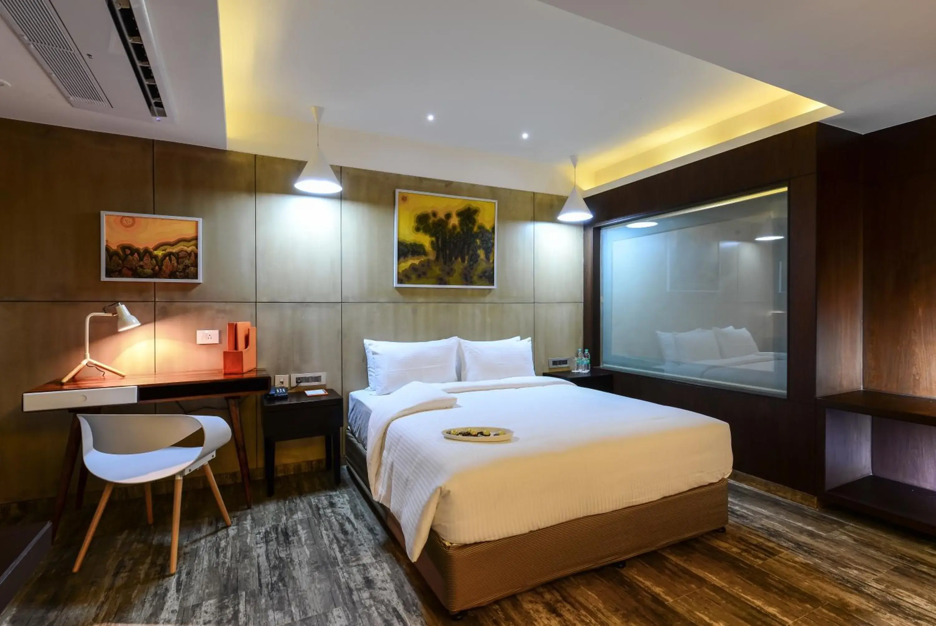 Bedroom, Bed in Howard Johnson Kolkata