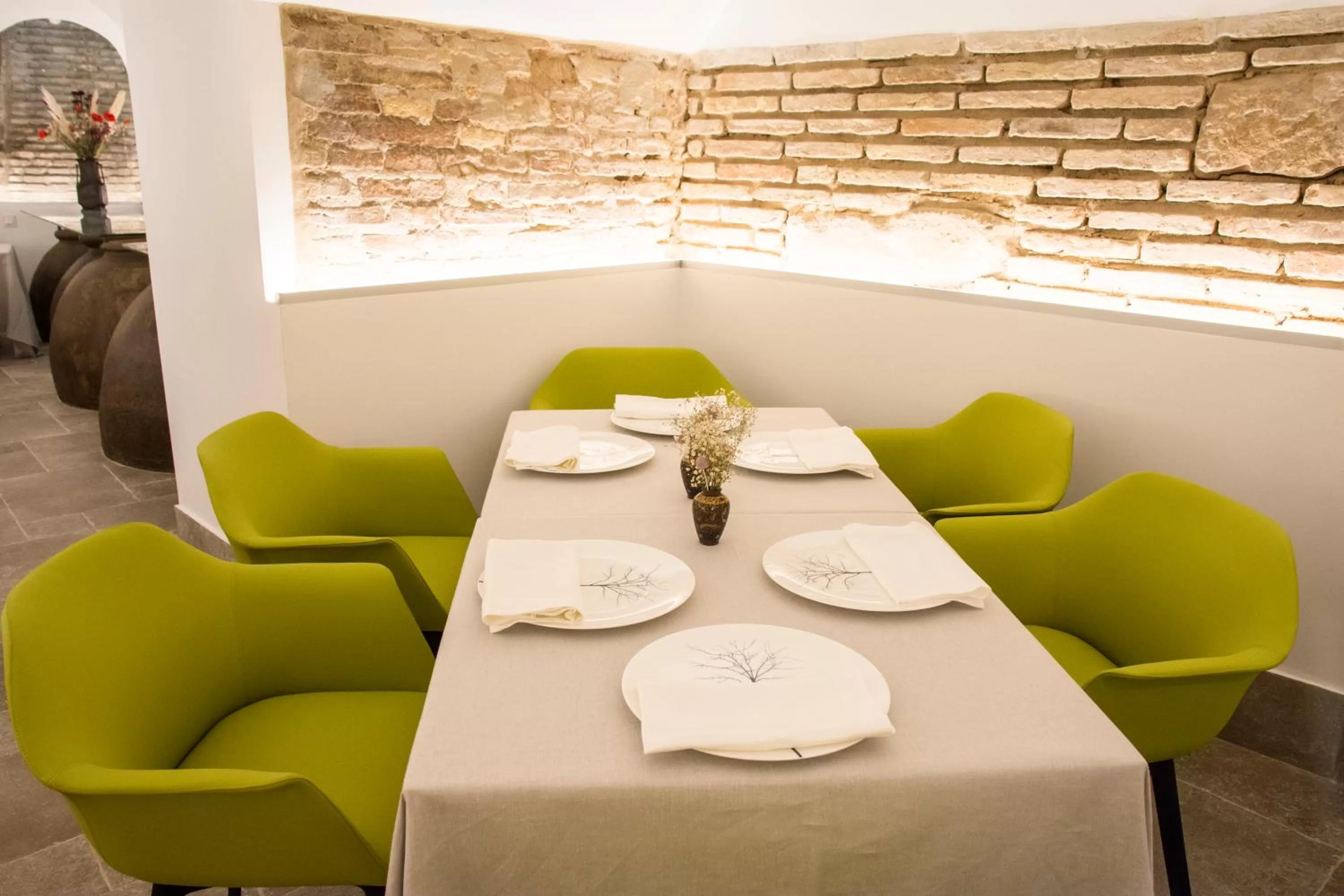 Restaurant/places to eat in Hotel Oleum - Parking Gratuito bajo disponibilidad y reserva previa
