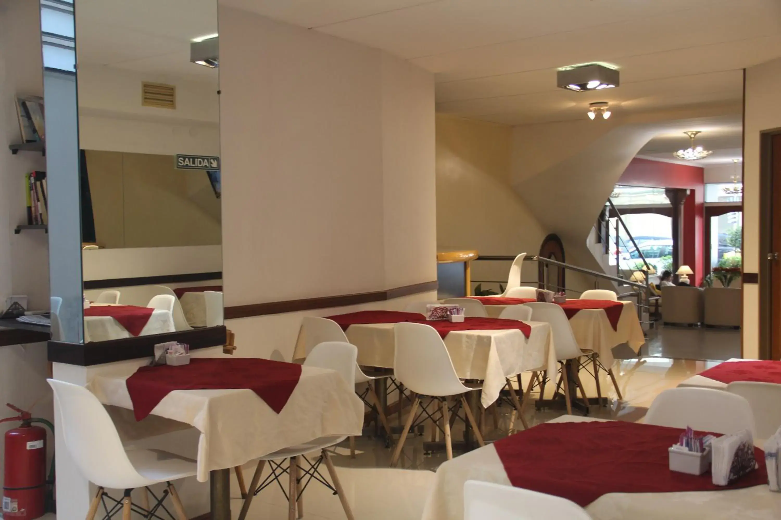 Lounge or bar, Restaurant/Places to Eat in Alpino Hotel