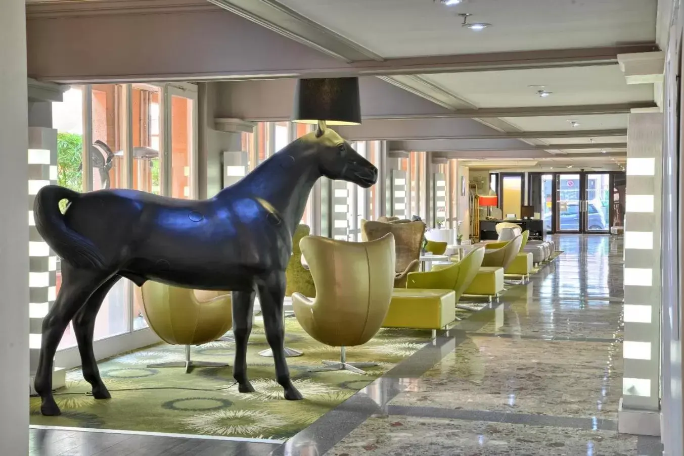 Lobby or reception, Other Animals in Plaza Hotel Capitole Toulouse - Anciennement-formerly CROWNE PLAZA