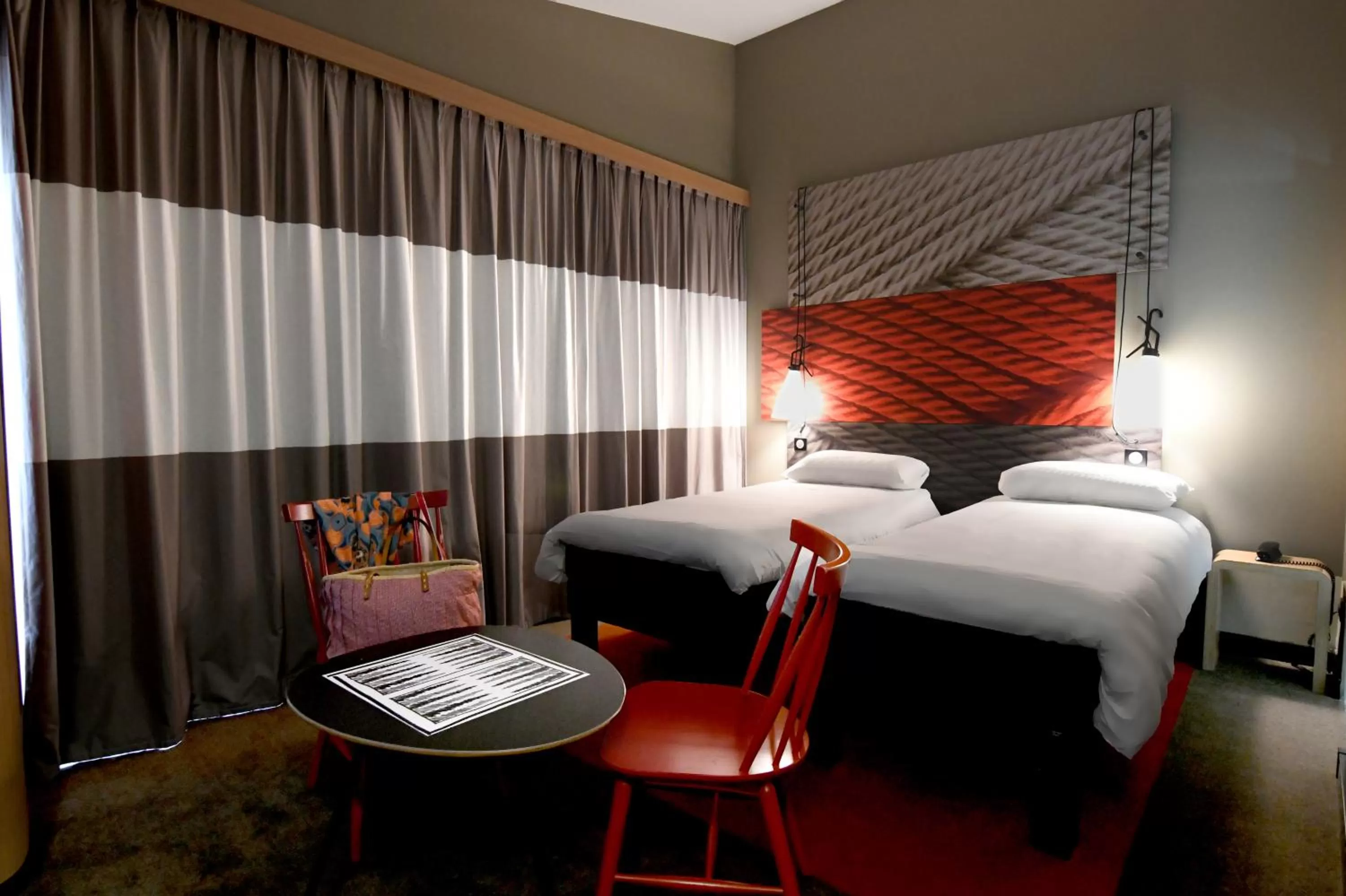 Photo of the whole room, Bed in ibis Nantes Saint Herblain