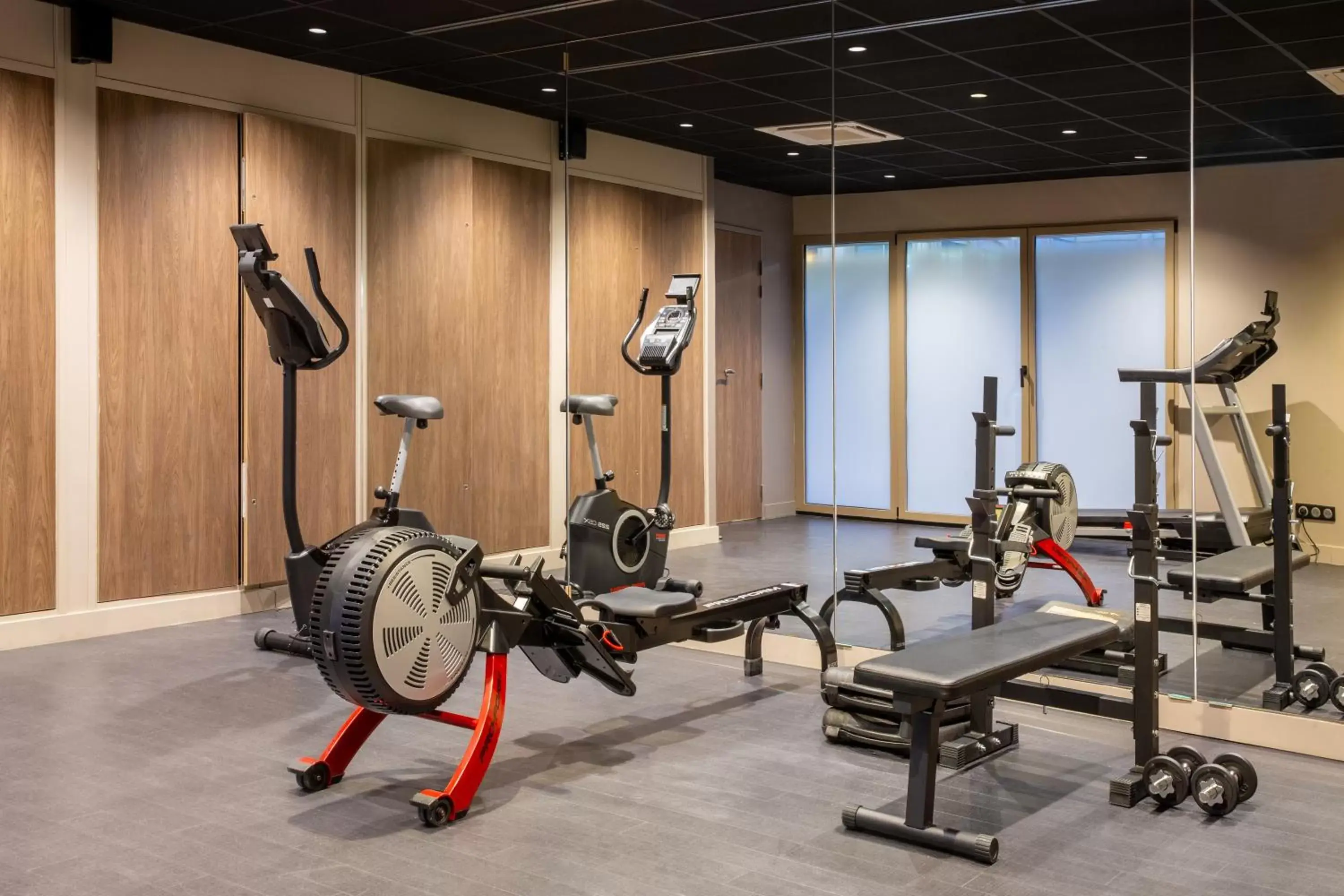 Fitness centre/facilities in Best Western Plus Le Conquerant Rouen Nord Fitness centre/facilities in Best Western Plus Le Conquerant Rouen Nord