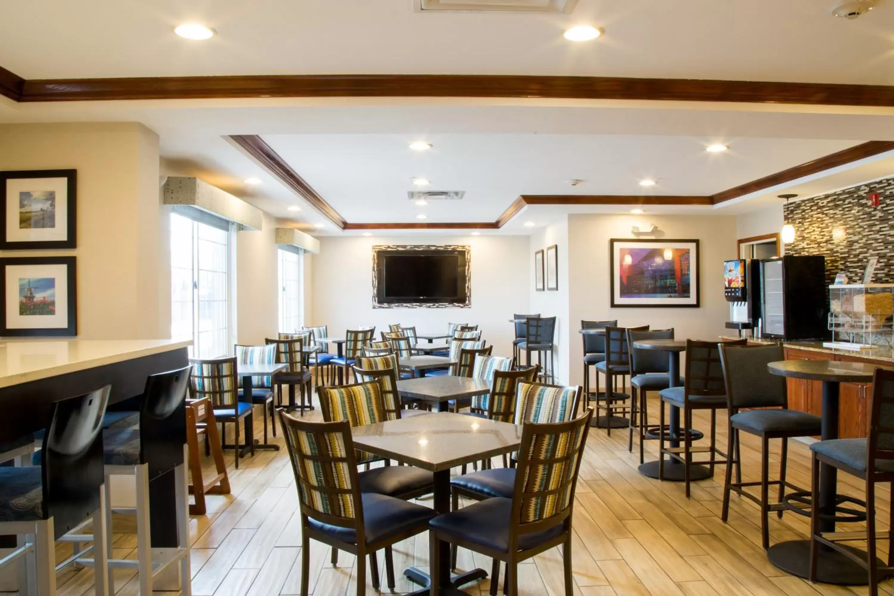 Restaurant/Places to Eat in Best Western Executive Inn & Suites