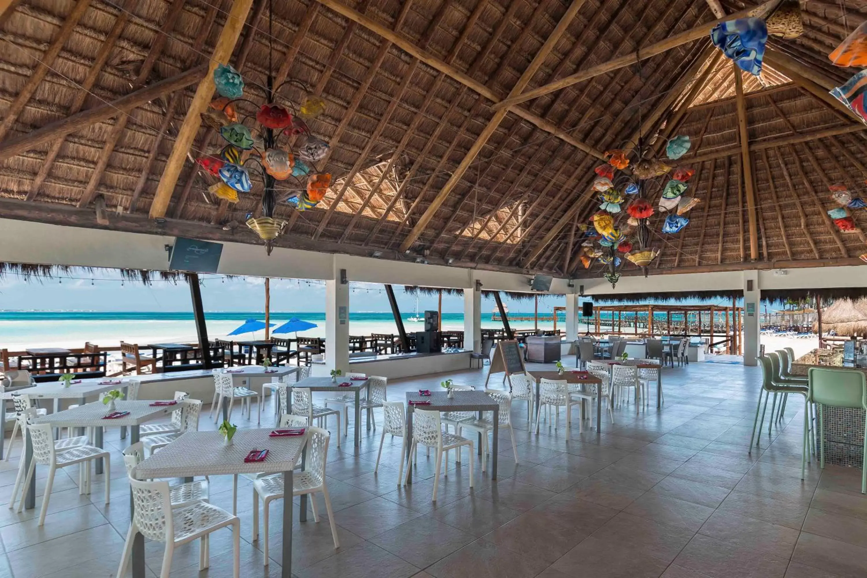 Restaurant/Places to Eat in Mia Reef Isla Mujeres Cancun All Inclusive Resort