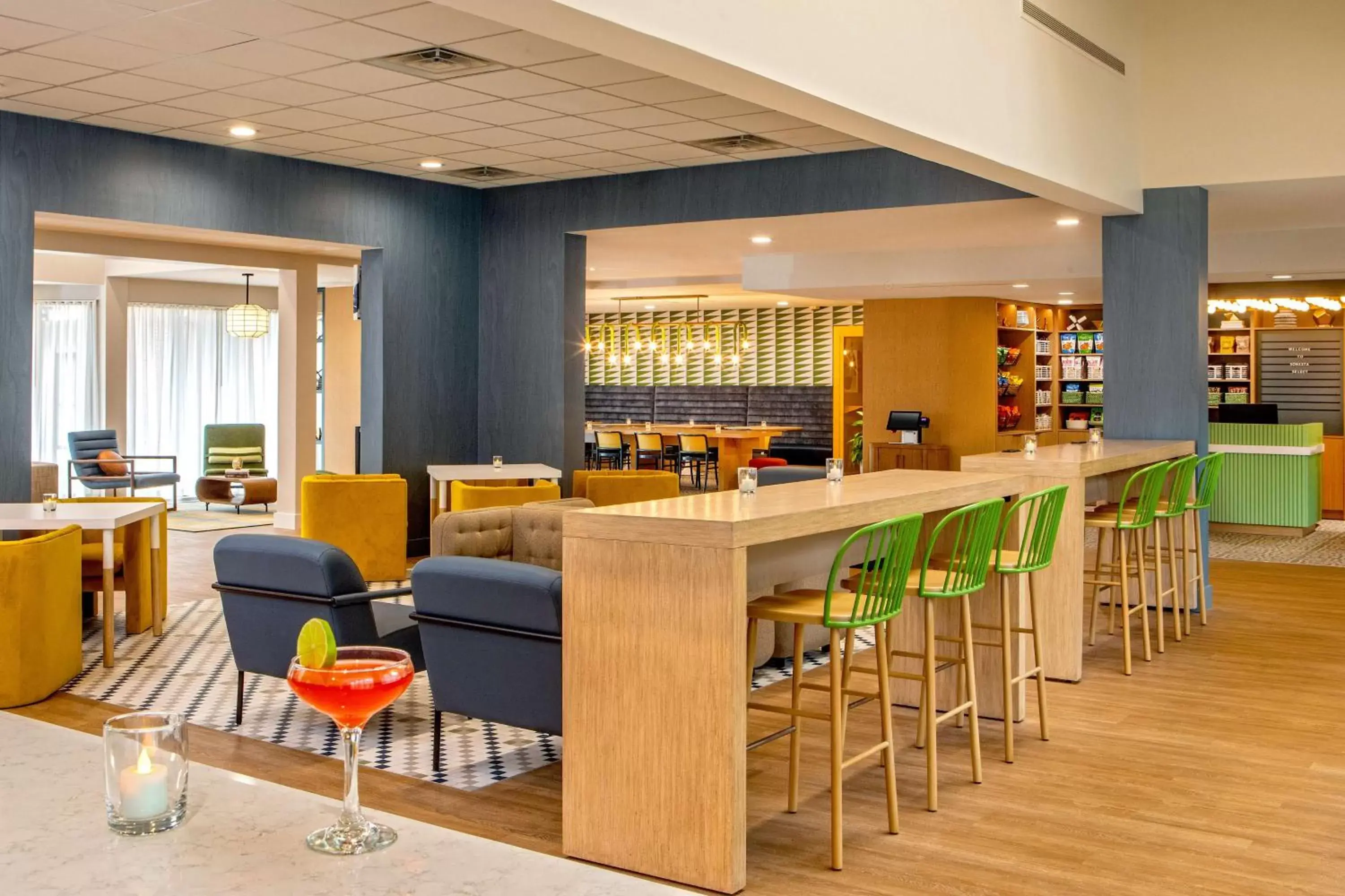 Lobby or reception, Restaurant/Places to Eat in Sonesta Select Boston Foxborough Mansfield