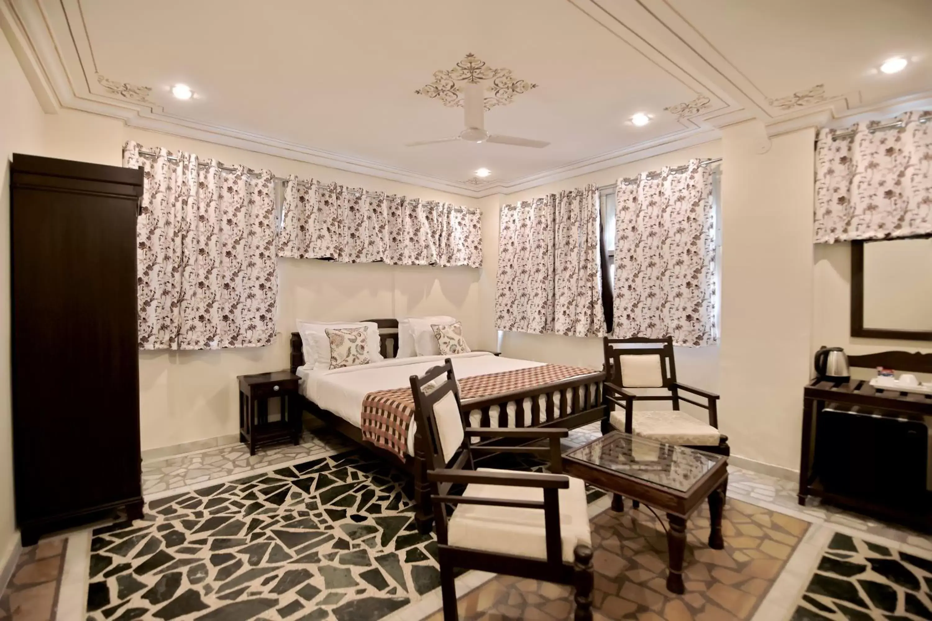 Bedroom, Bed in The Lake View Hotel- On Lake Pichola Bedroom, Bed in The Lake View Hotel- On Lake Pichola