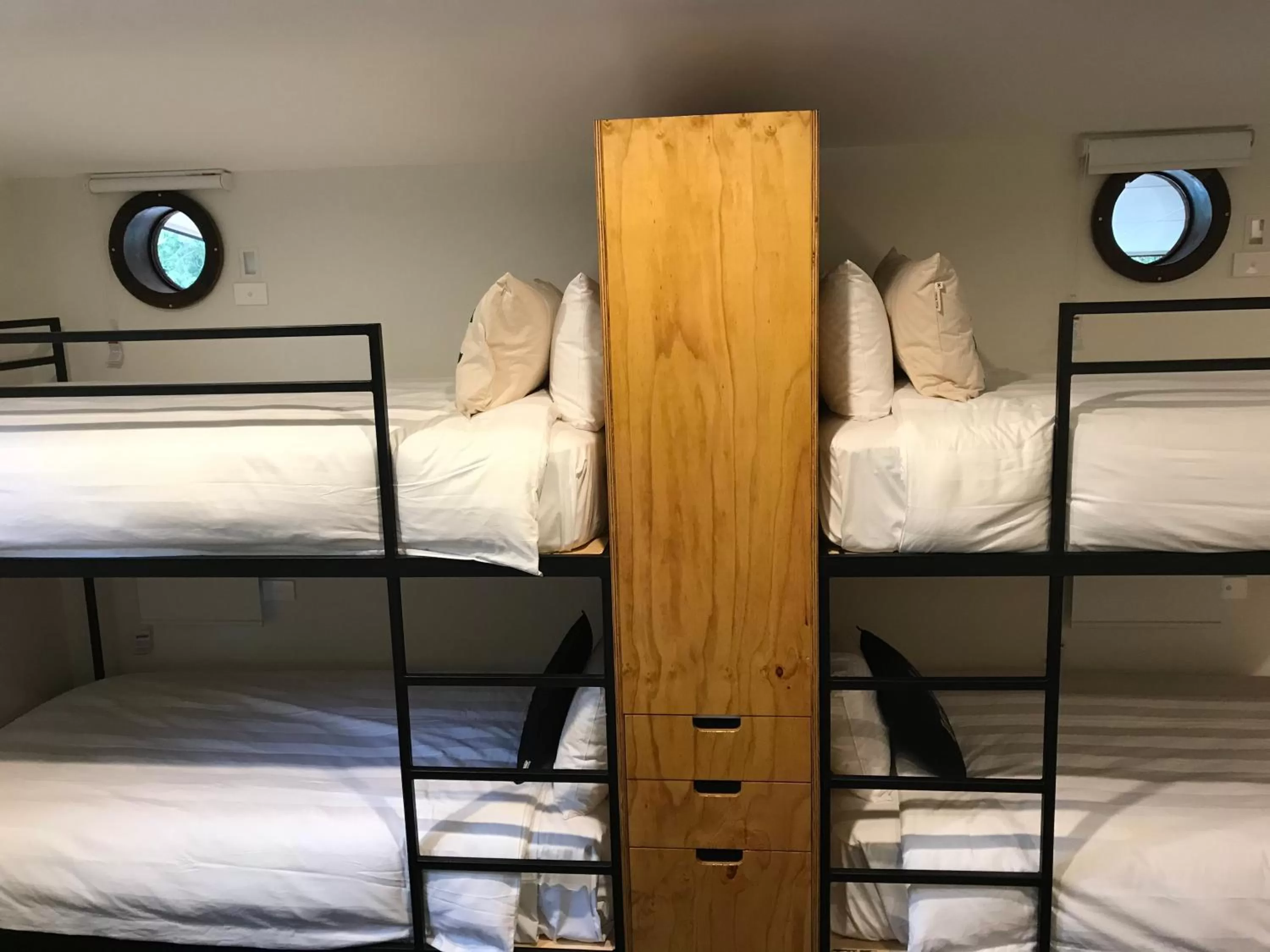 Bed in Boogie Woogie Beach House