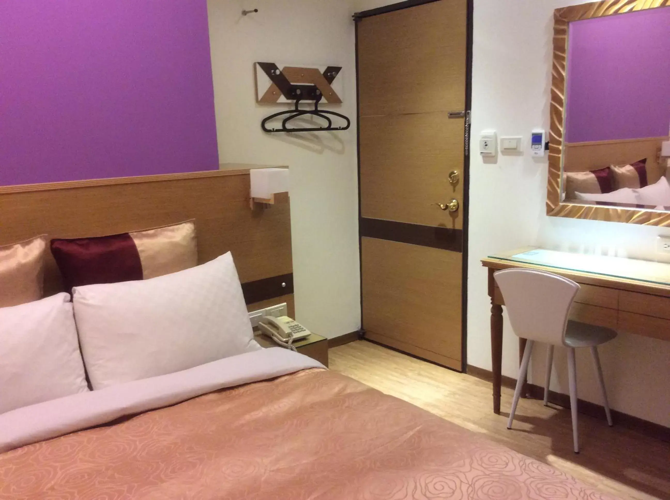 Bedroom, Bed in 紫園旅社Purple Garden Hotel