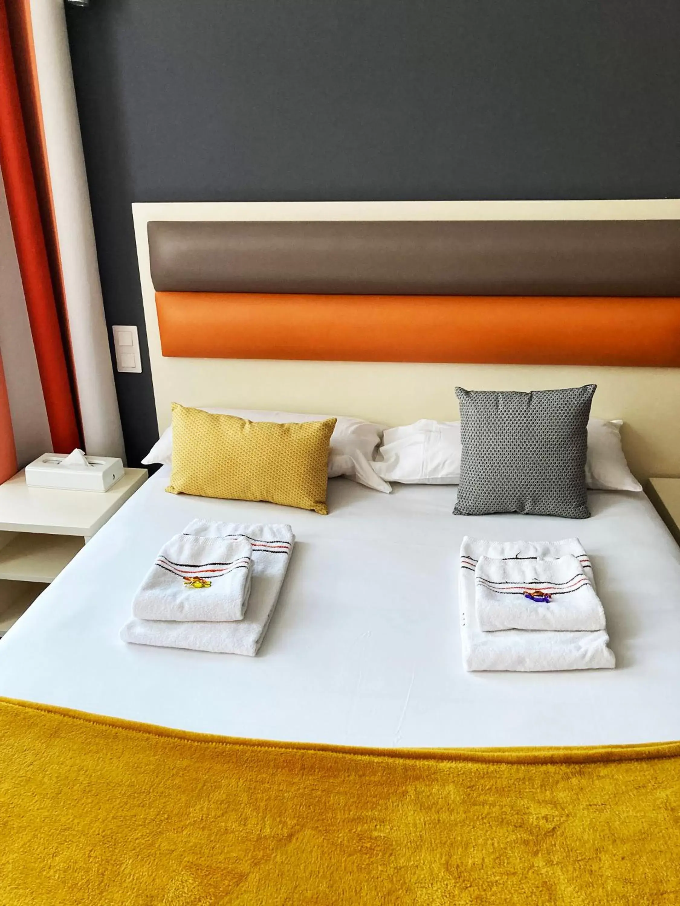 Bed in Adonis Hotel Strasbourg