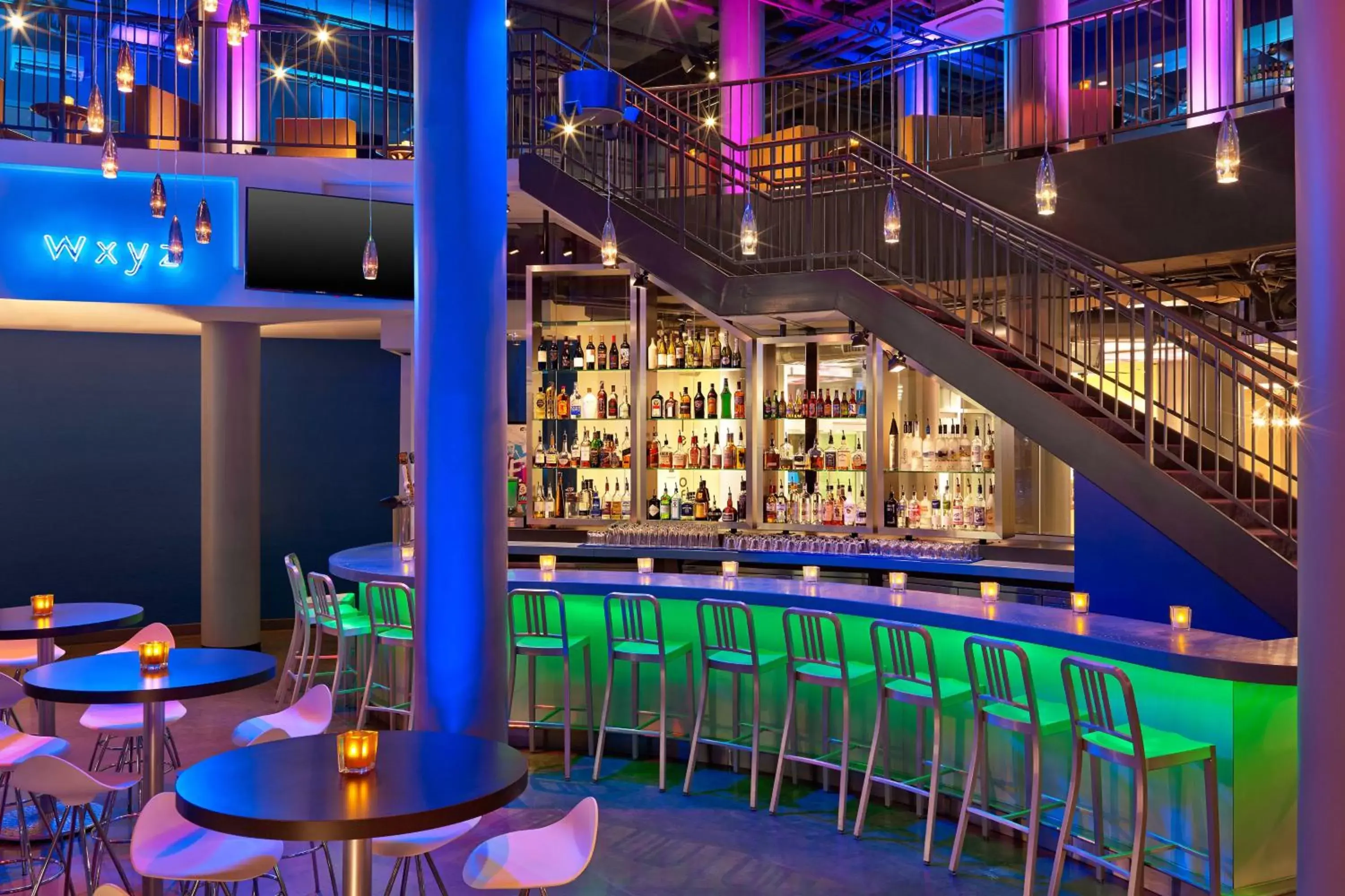Lounge or bar in Aloft Oklahoma City Downtown – Bricktown