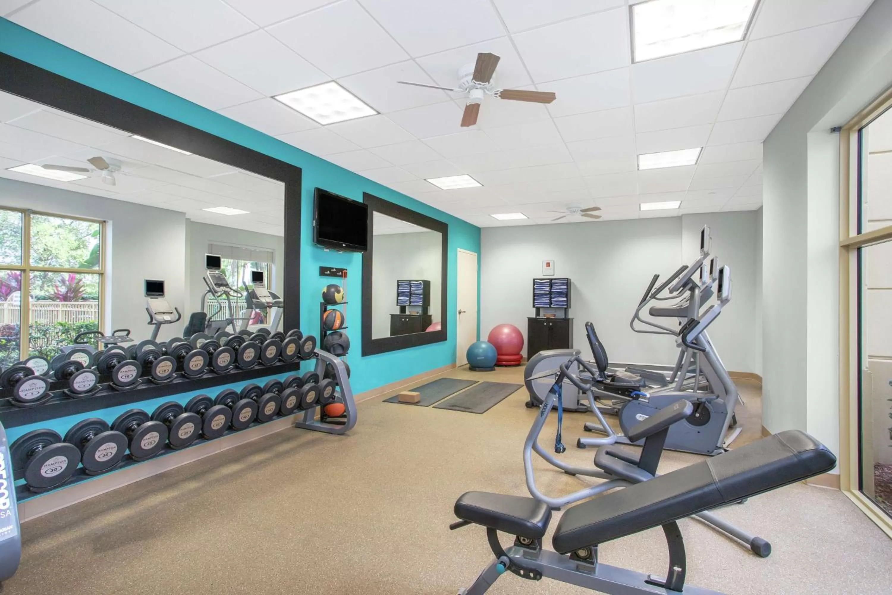 Fitness centre/facilities in Hilton Garden Inn Palm Beach Gardens