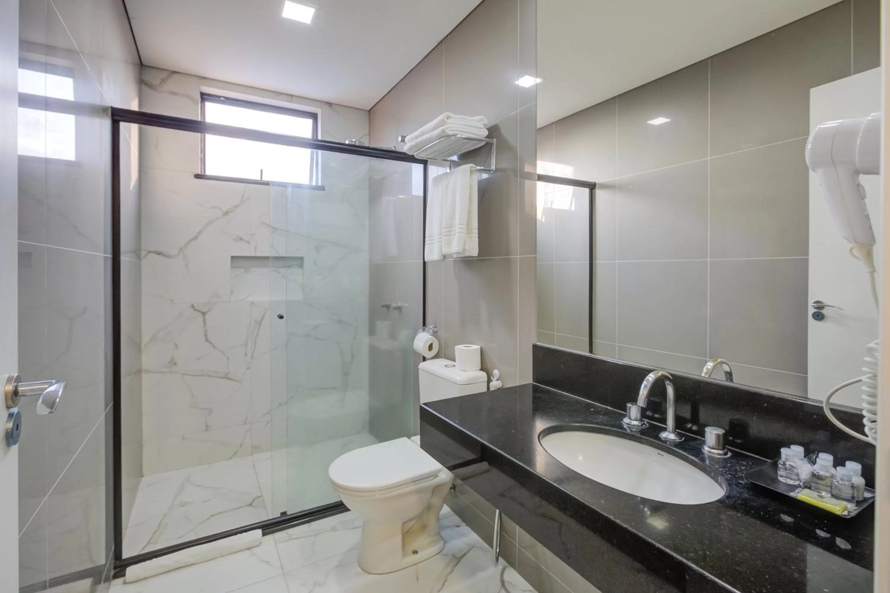 Shower in Viale Cataratas Hotel & Eventos