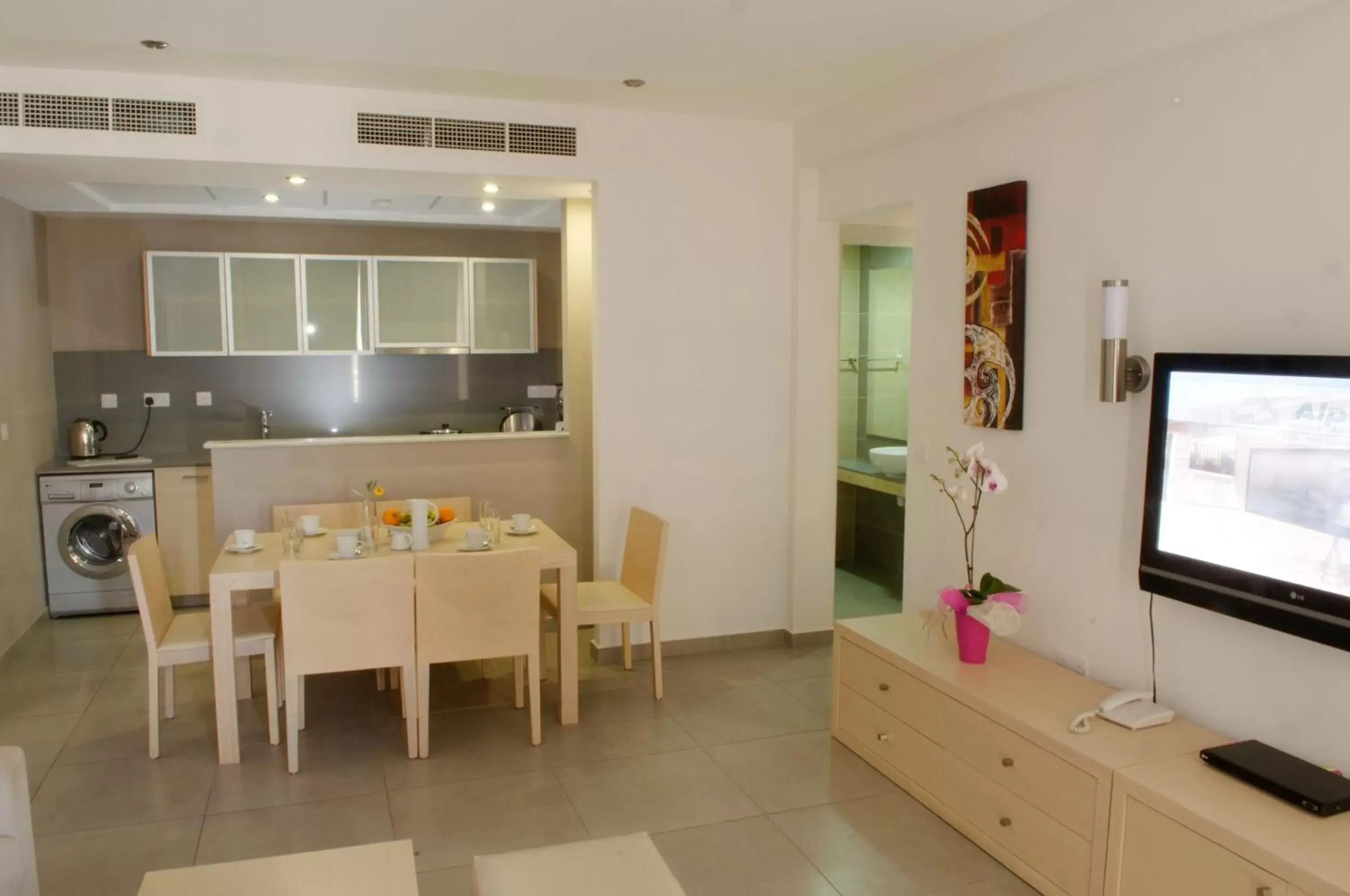 Photo of the whole room, Dining Area in Capital Coast Resort And Spa