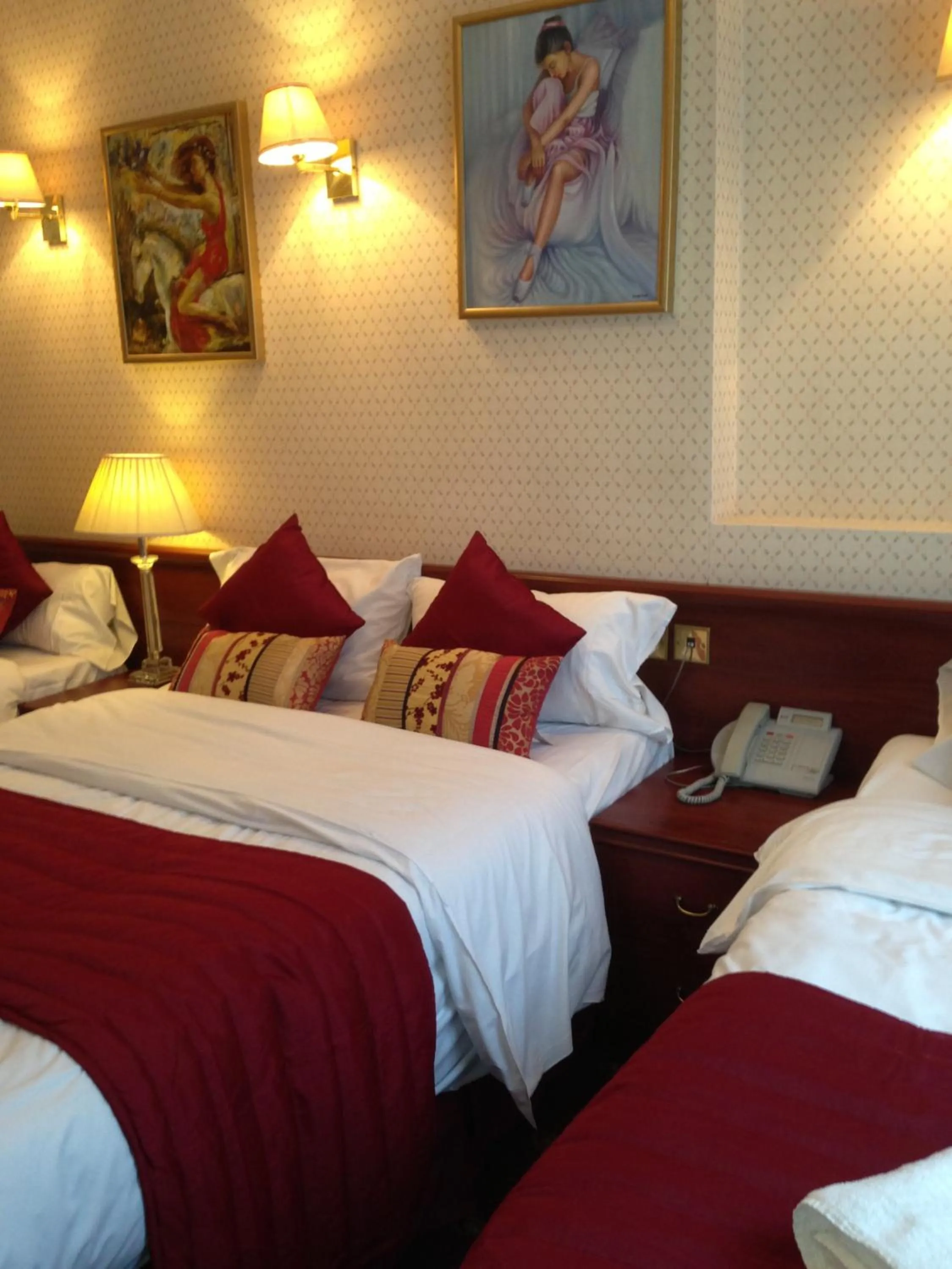 Bed in Avon Hotel