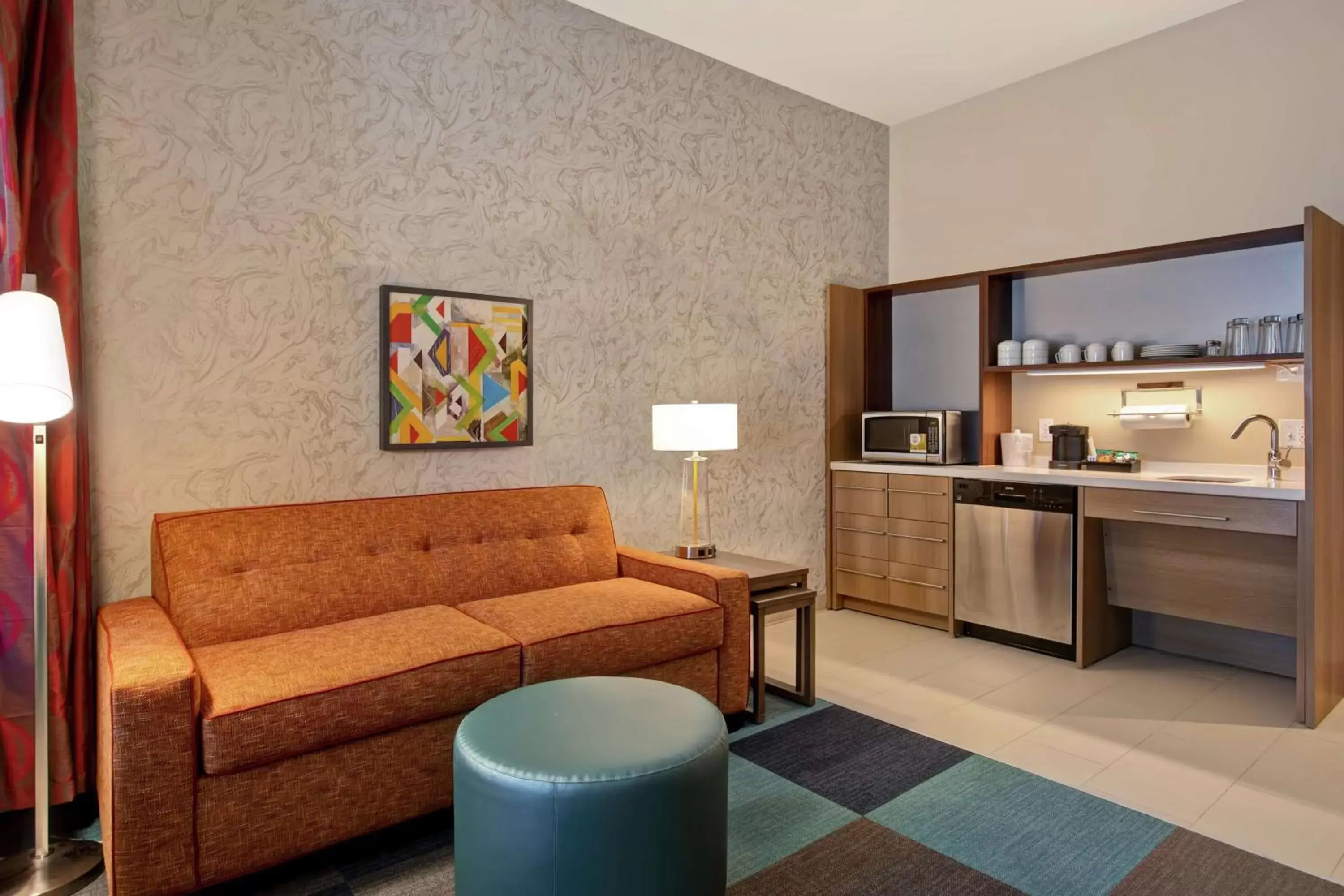 Living room, Seating Area in Home2 Suites By Hilton Charlotte Uptown