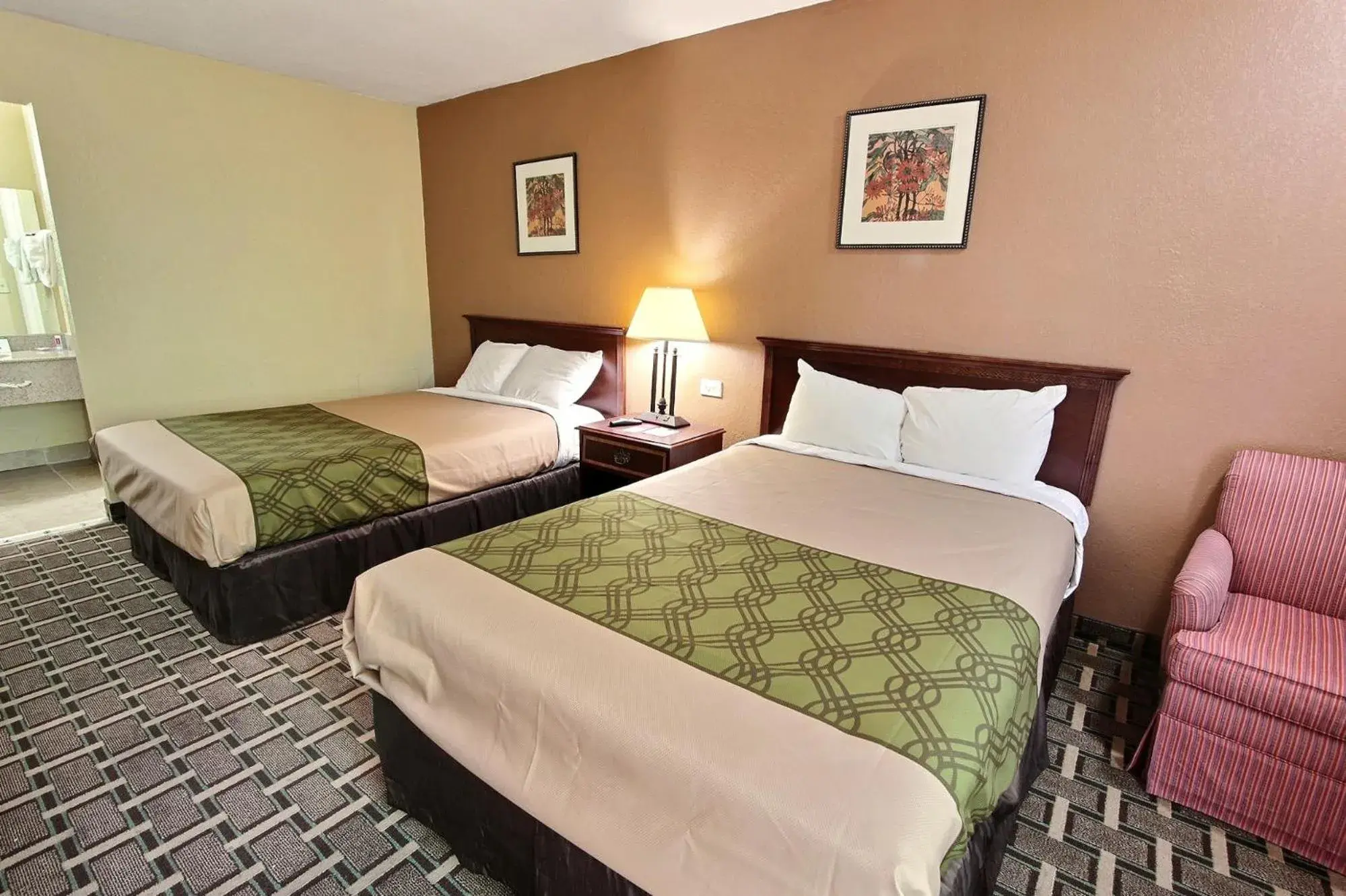 Double Room with Two Double Beds - Smoking in Econo Lodge Town Center