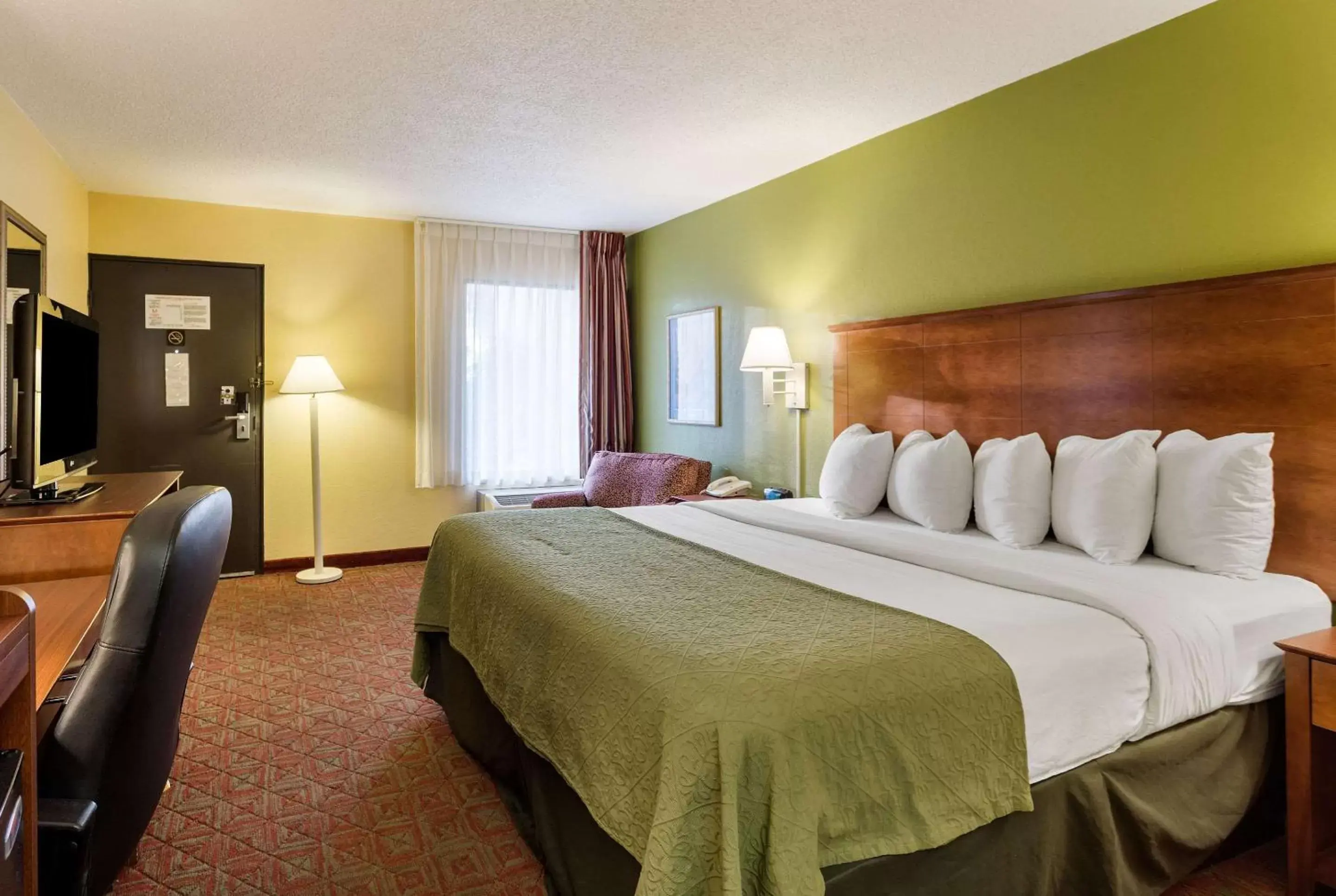 Photo of the whole room, Bed in Quality Inn Blytheville I-55